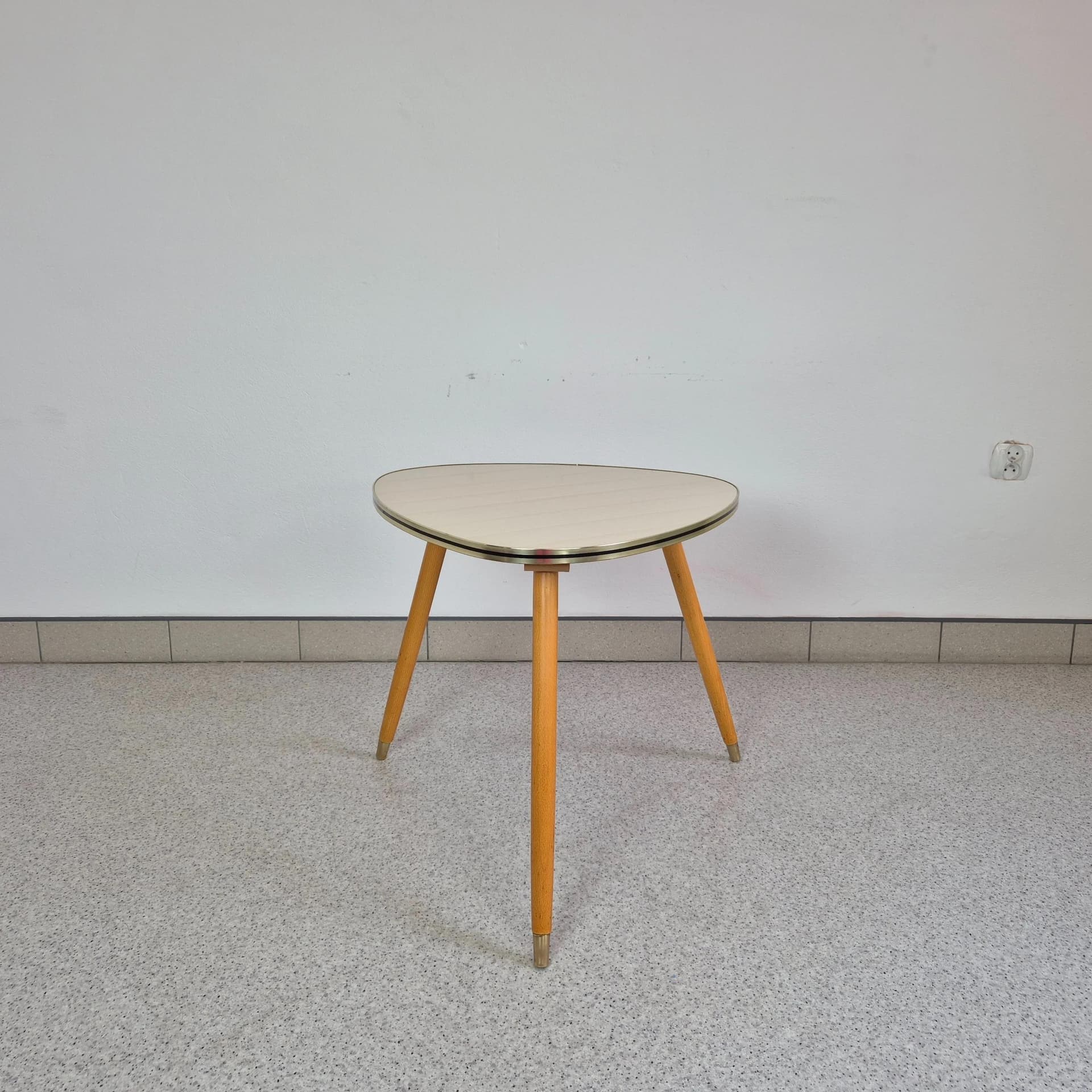 Stolik kawowy tripod, beżowy, buk, Niemcy, lata 60. - 73119