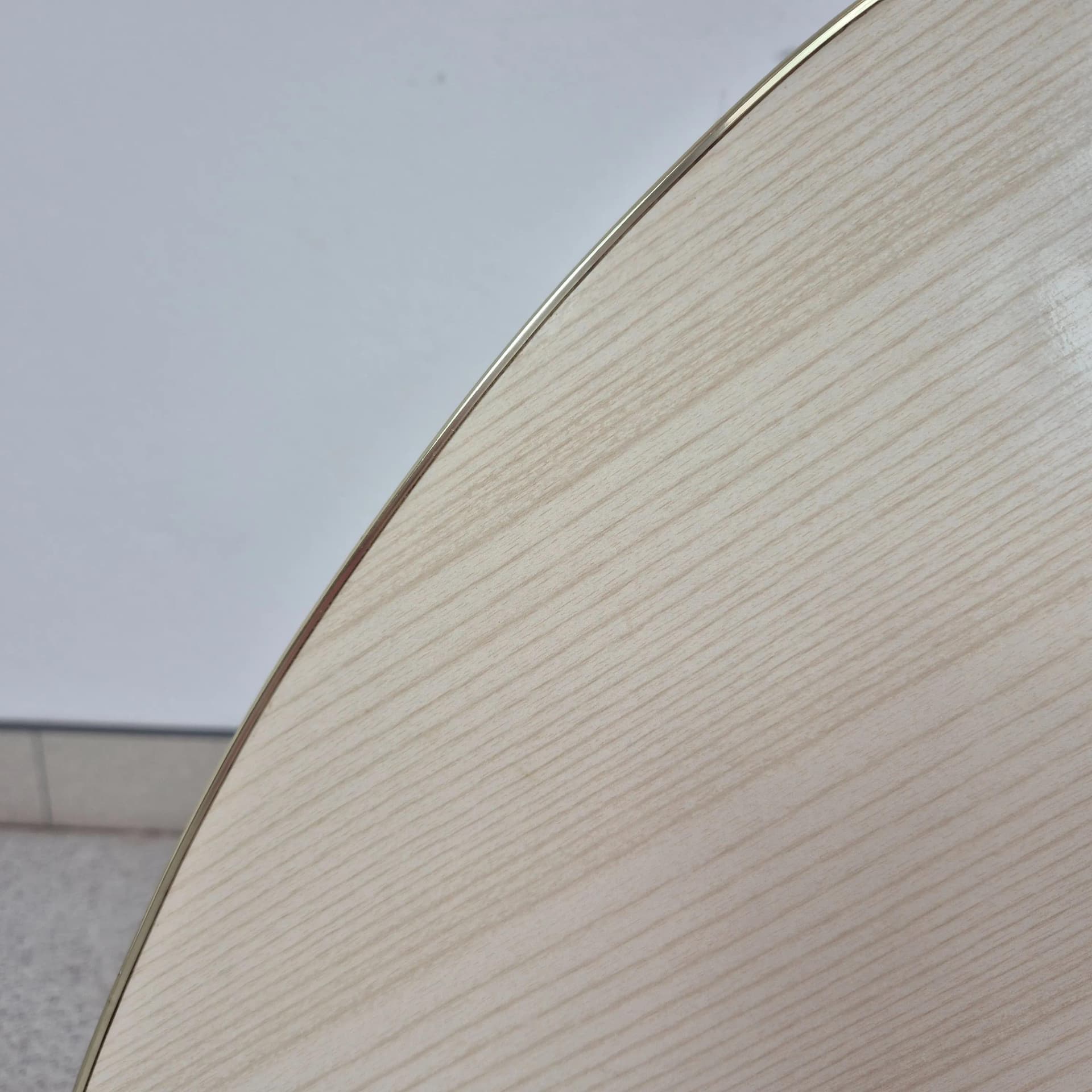 Stolik kawowy tripod, beżowy, buk, Niemcy, lata 60. - 73121