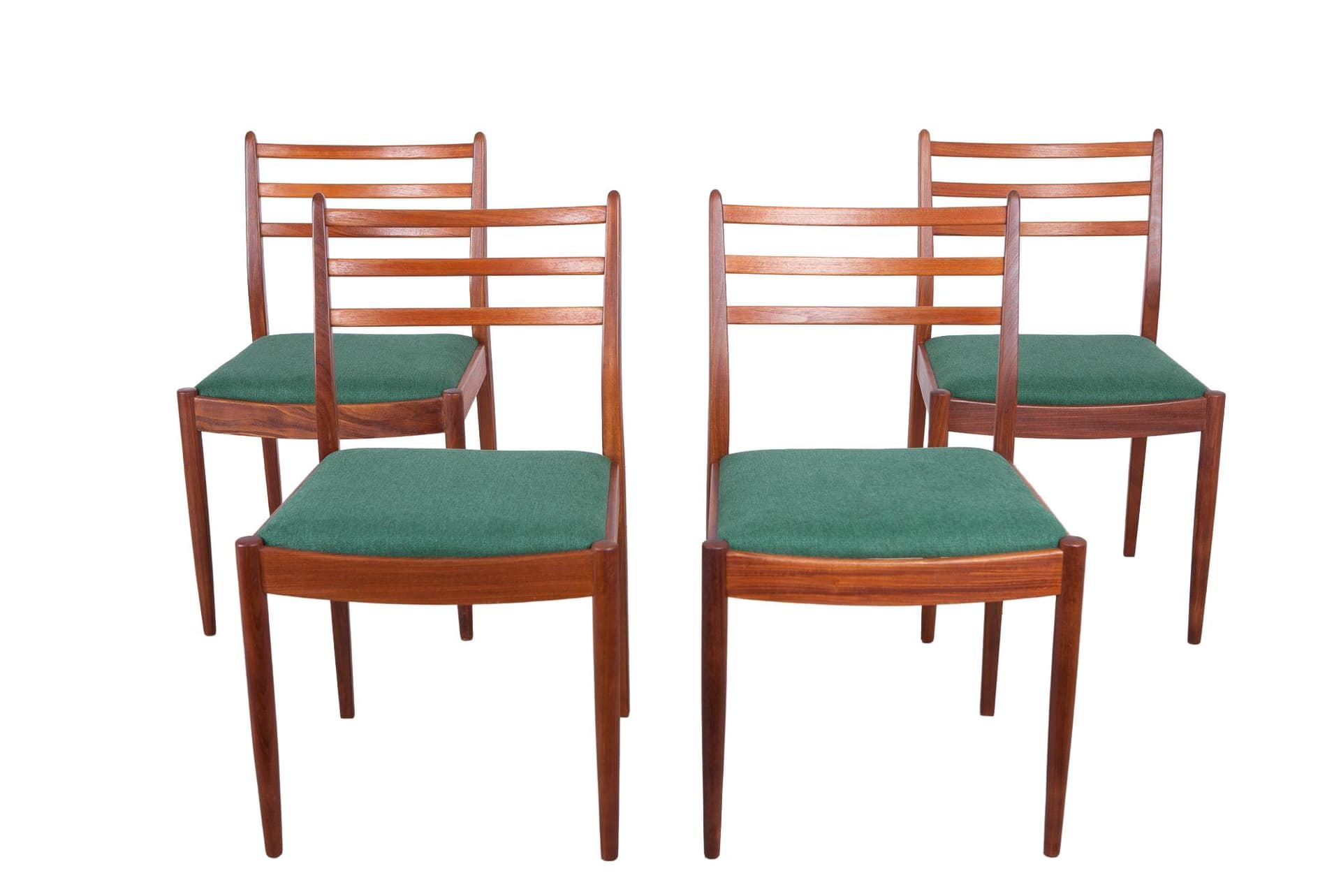 Komplet czterech krzeseł, teak, butelkowa zieleń, proj. V. Wilkins, G-Plan, Wielka Brytania, lata 60.