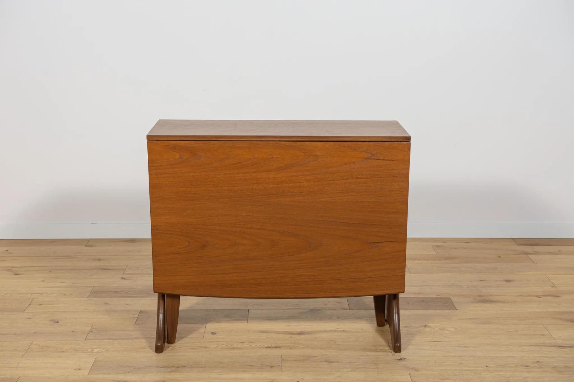 Extendable table, brown teak, G-Plan, United Kingdom, 1960s. - 70179