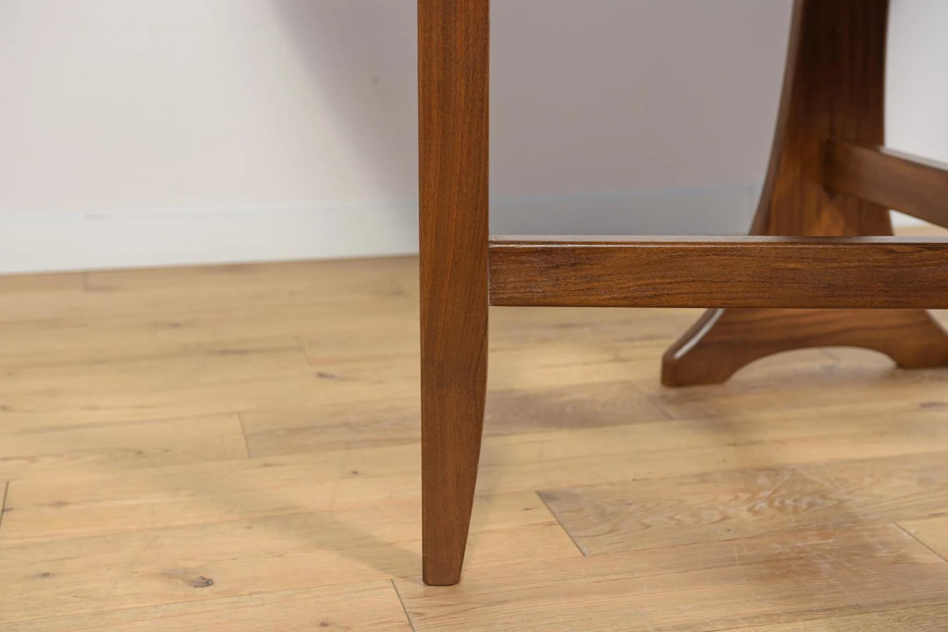 Extendable table, brown teak, G-Plan, United Kingdom, 1960s. - 70186