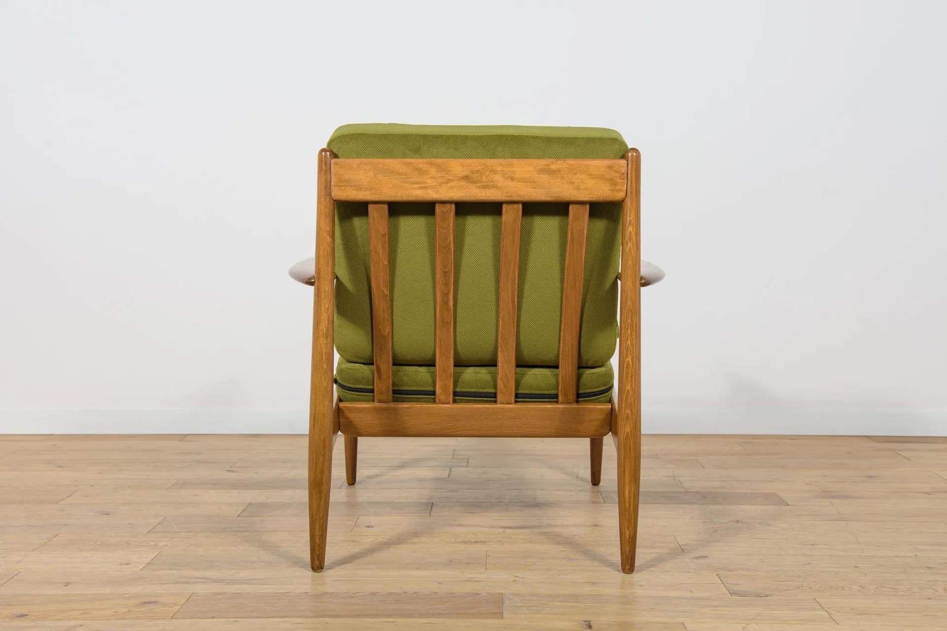 Armchair Model 118, green wool, brown beech, by G. Jalk, France & Son, Denmark, 1960s. - 70124