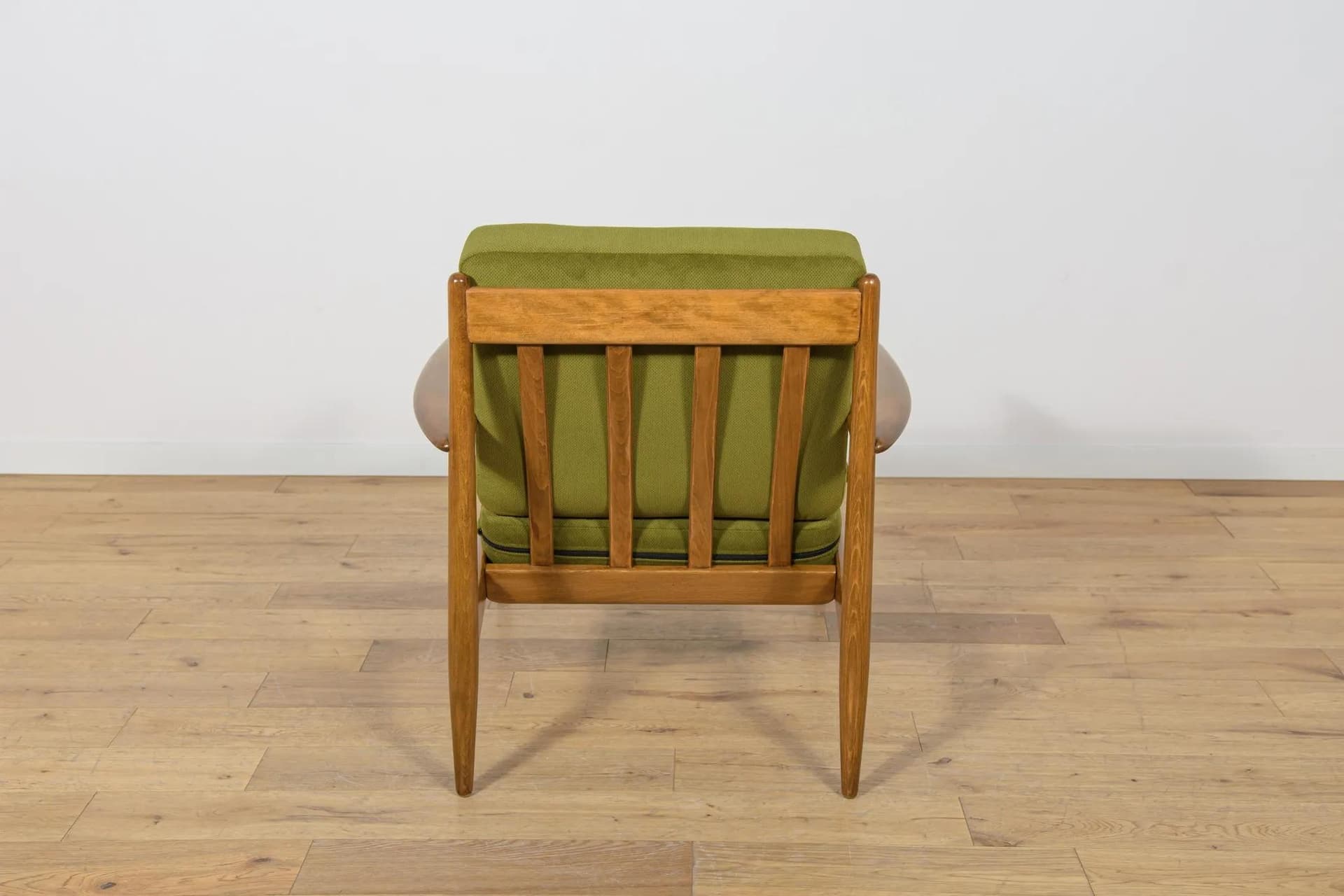 Armchair Model 118, green wool, brown beech, by G. Jalk, France & Son, Denmark, 1960s. - 70126