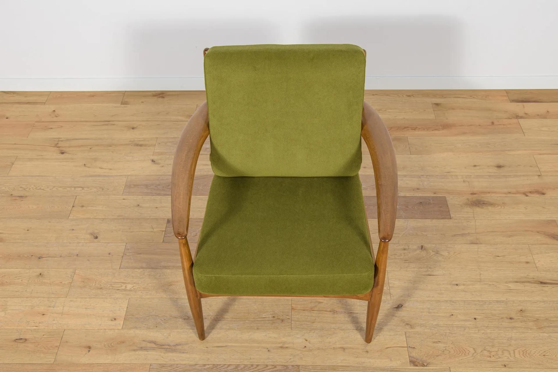 Armchair Model 118, green wool, brown beech, by G. Jalk, France & Son, Denmark, 1960s. - 70131