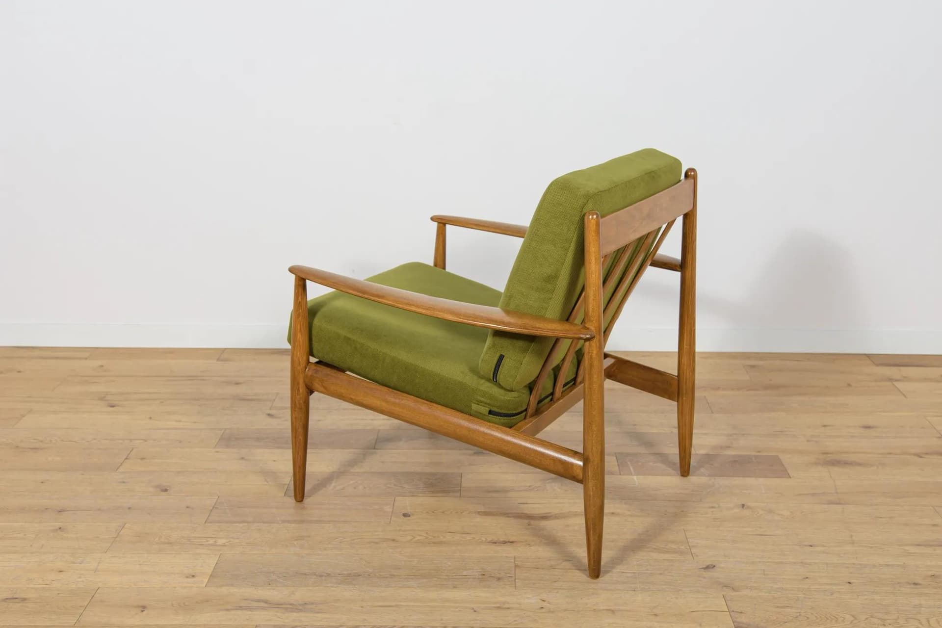 Armchair Model 118, green wool, brown beech, by G. Jalk, France & Son, Denmark, 1960s. - 70129