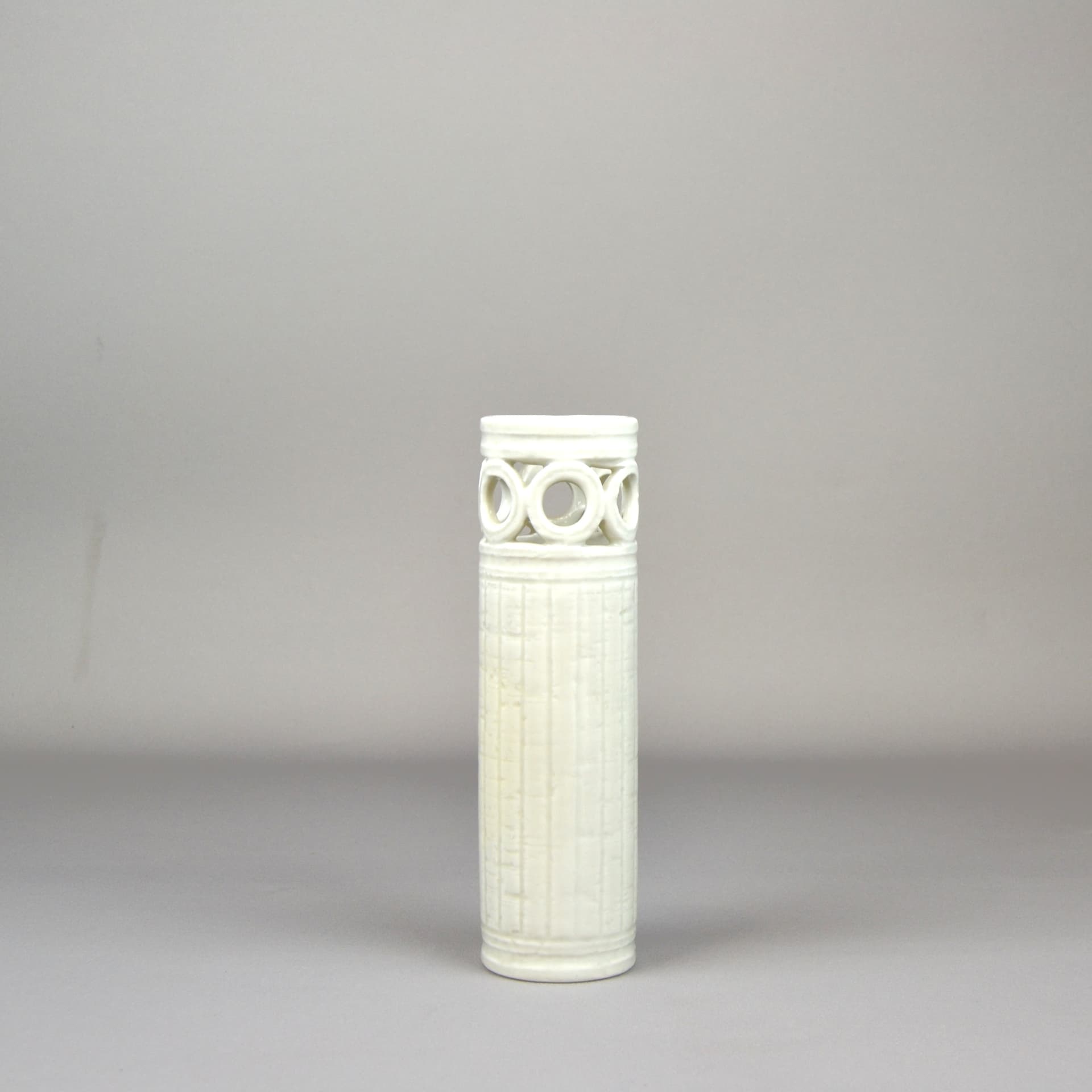 Wazon Olimpia, ceramika biała, proj. G. Nylund, Rörstrand, Szwecja, lata 40. - 515