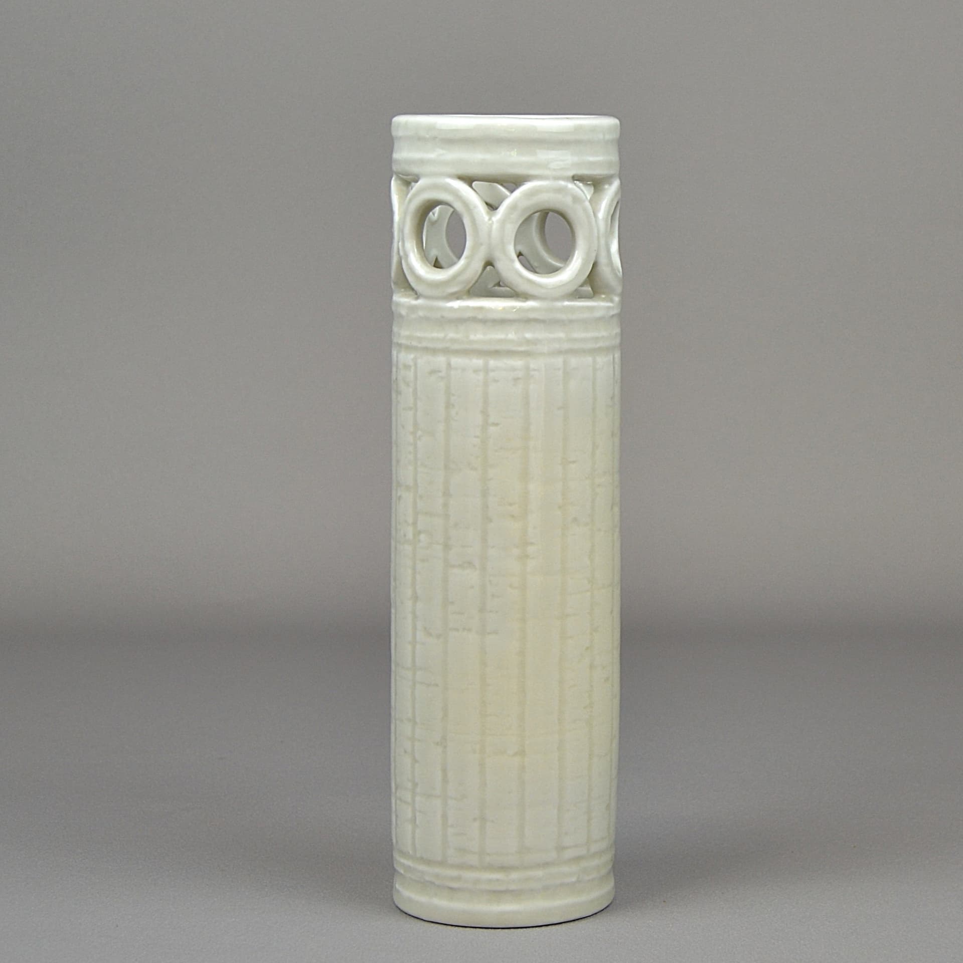 Wazon Olimpia, ceramika biała, proj. G. Nylund, Rörstrand, Szwecja, lata 40. - 521