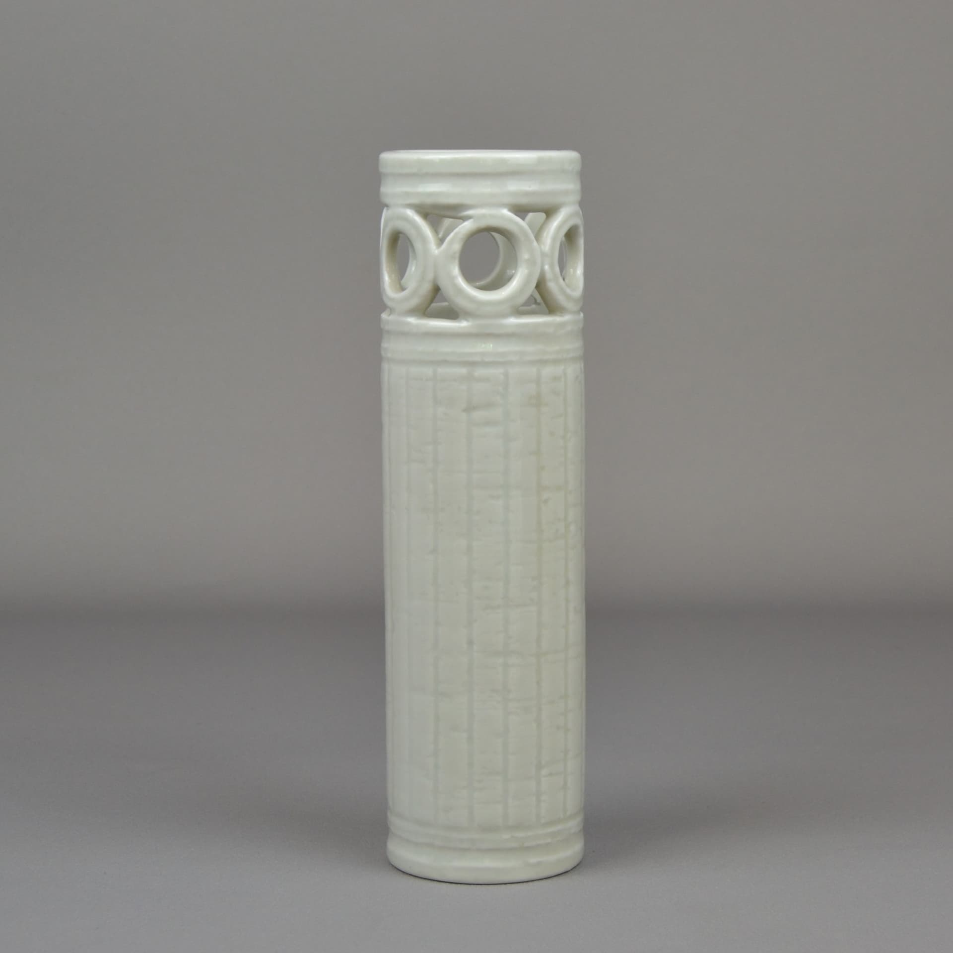 Wazon Olimpia, ceramika biała, proj. G. Nylund, Rörstrand, Szwecja, lata 40. - 519