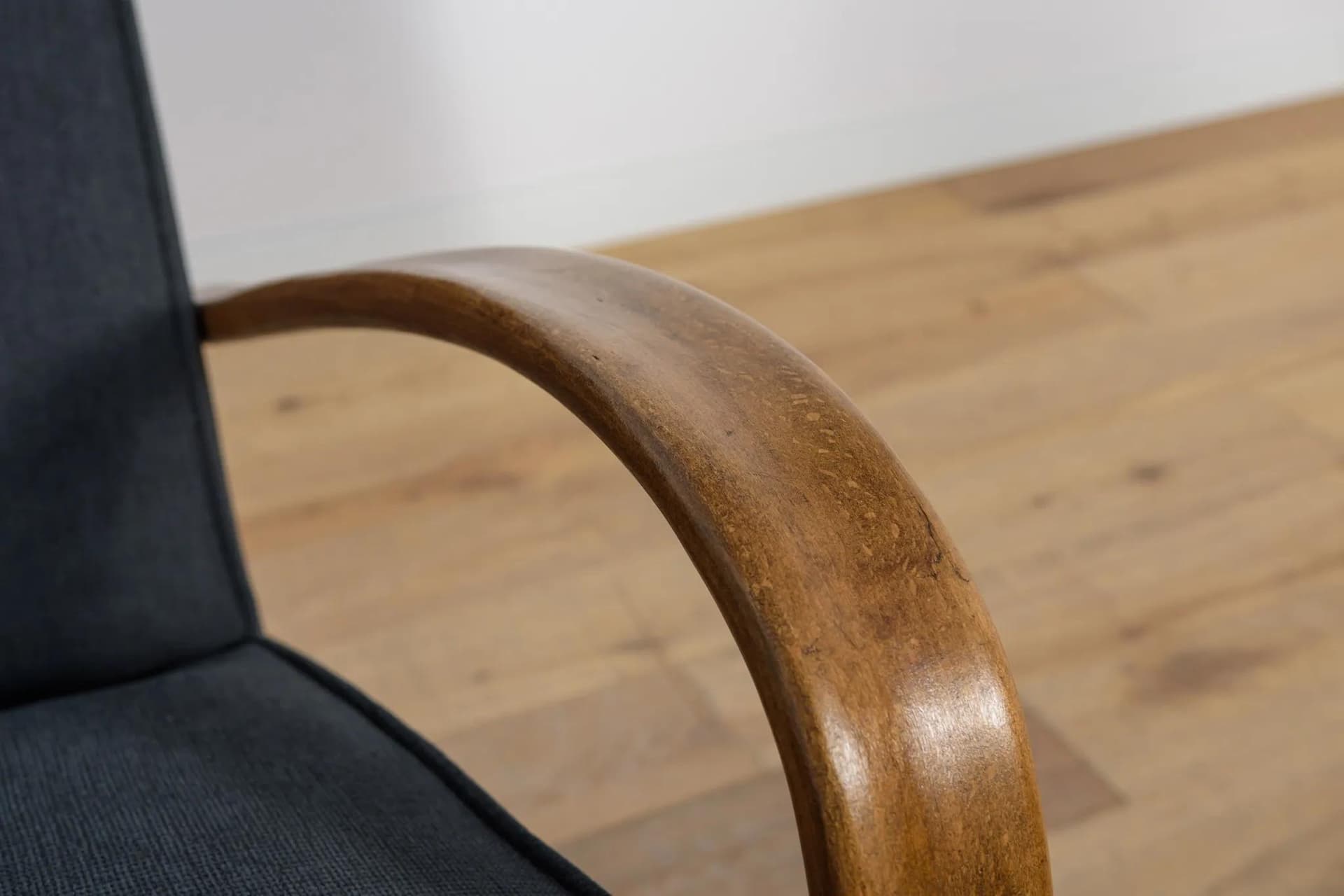 Fotel H-269, czarny, buk, proj. J. Halabala, UP Závody, Czechosłowacja, lata 30. - 70060