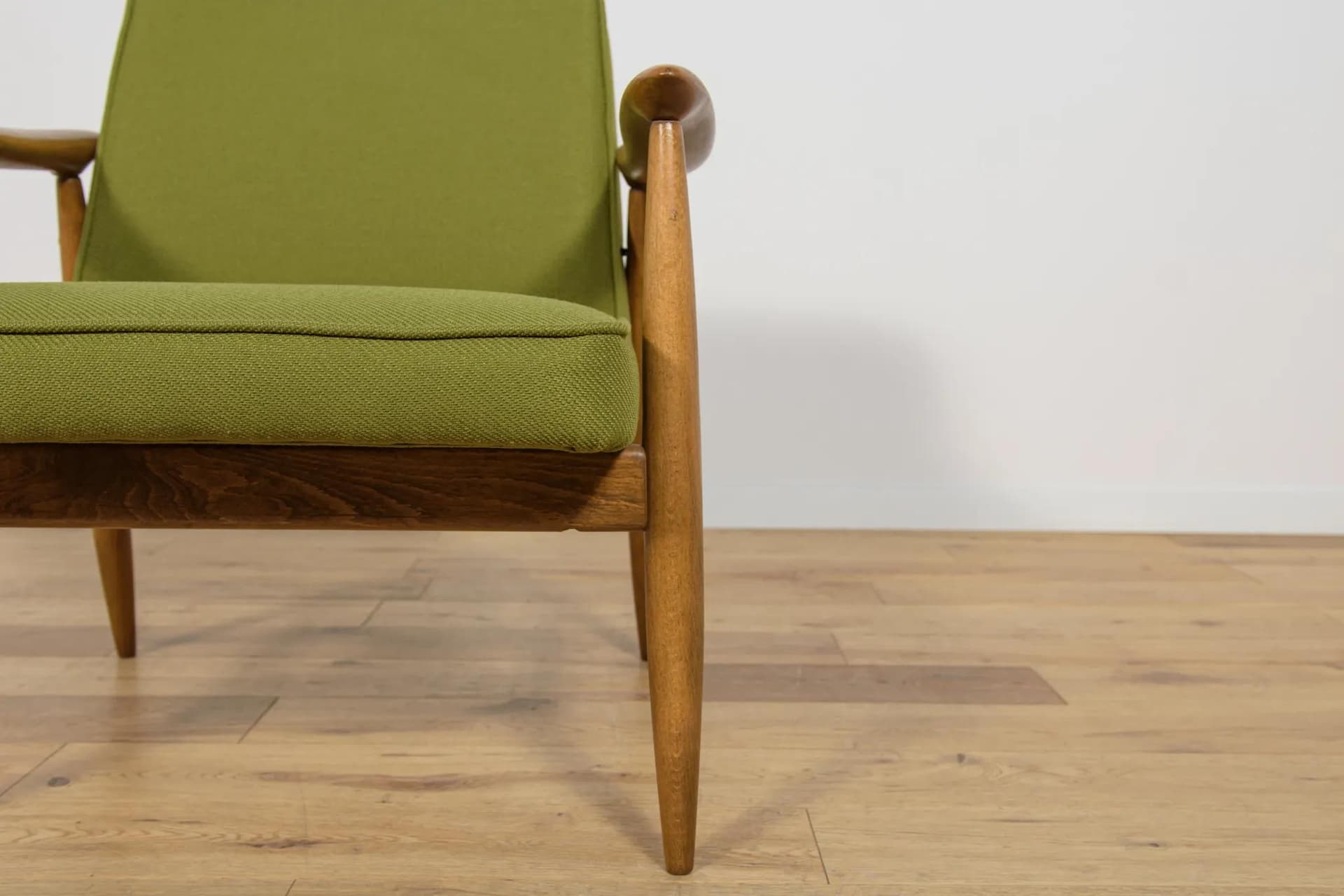 Fotel GFM-87, dąb, wełna zielona, proj. J. Kędziorek, Polska, lata 70. - 70039