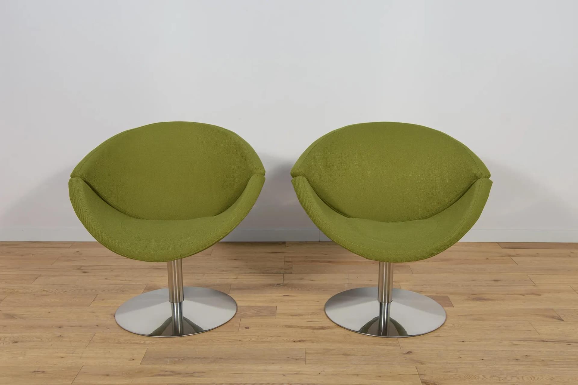 Para foteli EJ 96 Apollo, oliwkowy, wełna, stal szczotkowana, proj. P. Hjort Lorentzen & J. Foersom, Dania, XXI w. - 69998