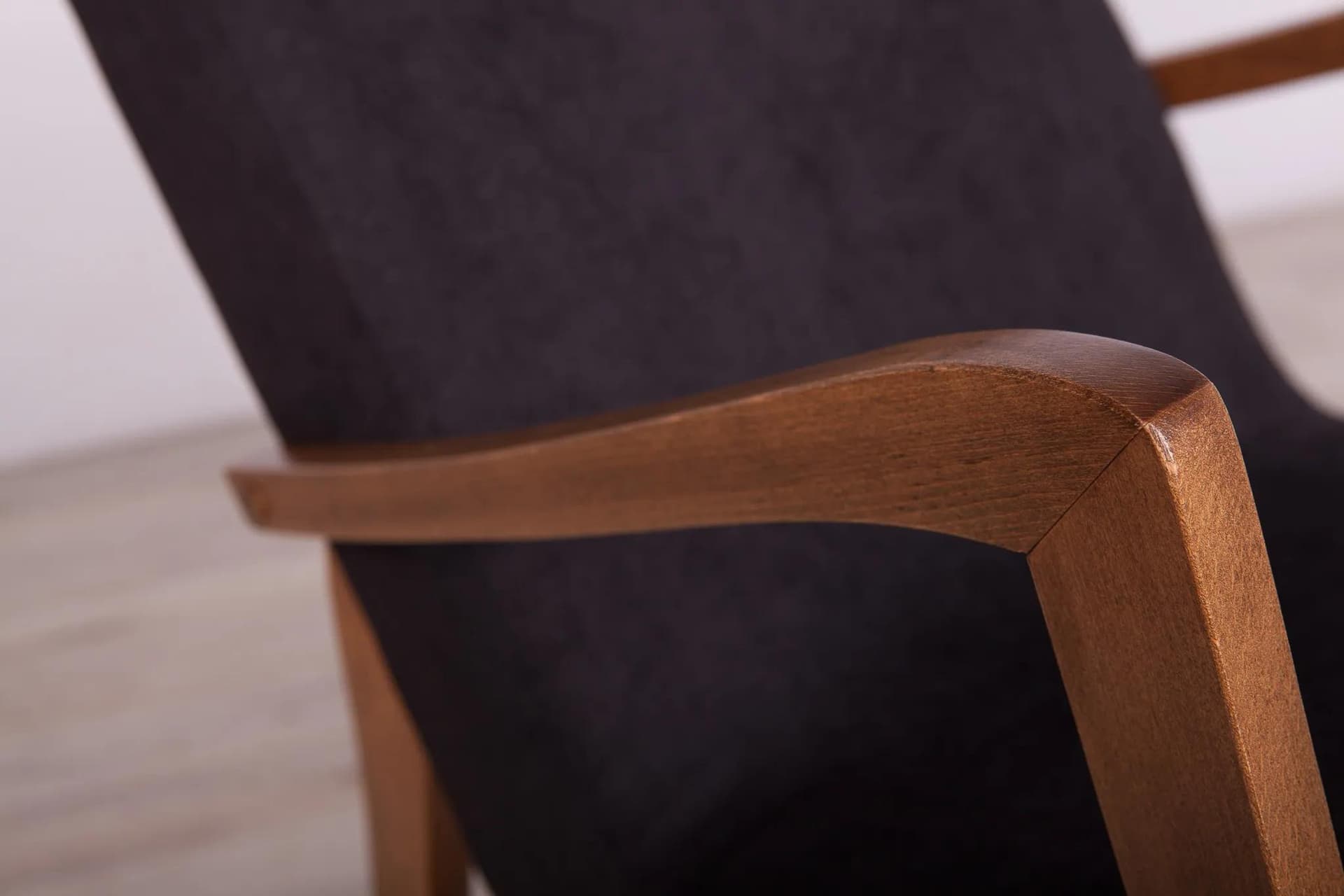 Para foteli typ 300-138, buk, tkanina czarna, Bystrzyckie Fabryki Mebli, Polska, lata 60. - 69908