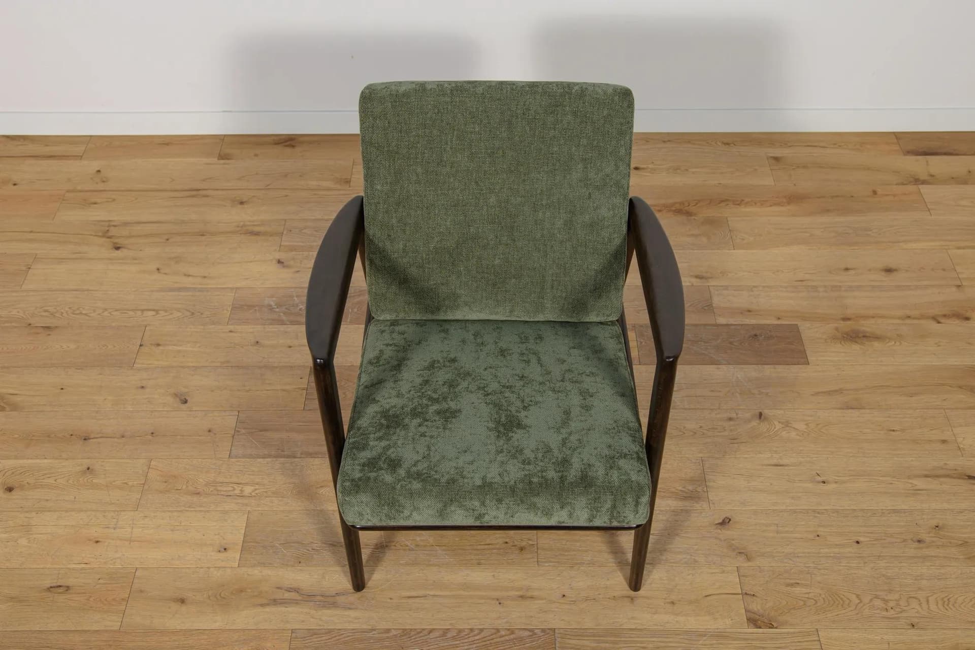 Para foteli 300-139, velvet oliwkowy, buk palisander, Swarzędzka Fabryka Mebli, Polska, lata 60. - 69826