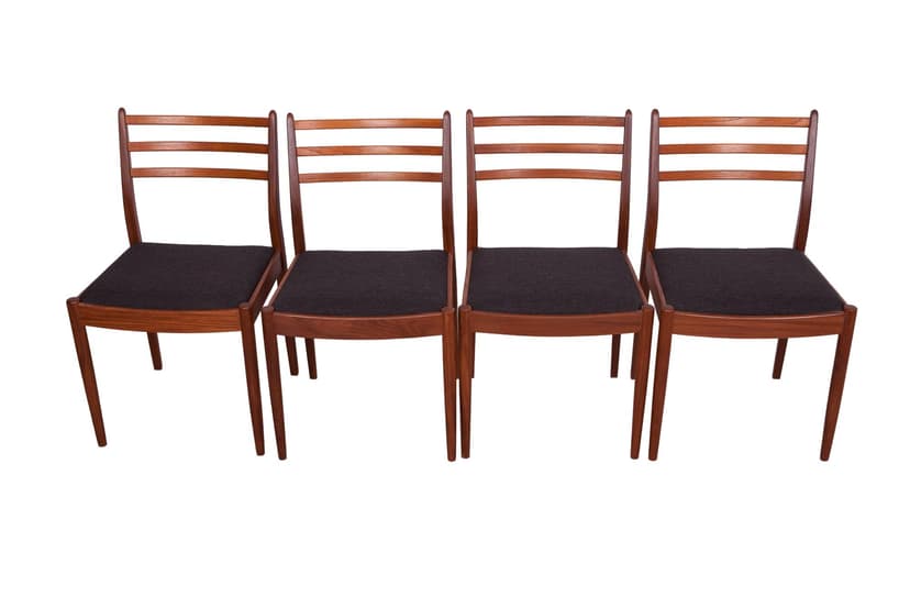 Komplet czterech krzeseł, teak czarny, proj. V. Wilkins, G-Plan, Wielka Brytania, lata 60.