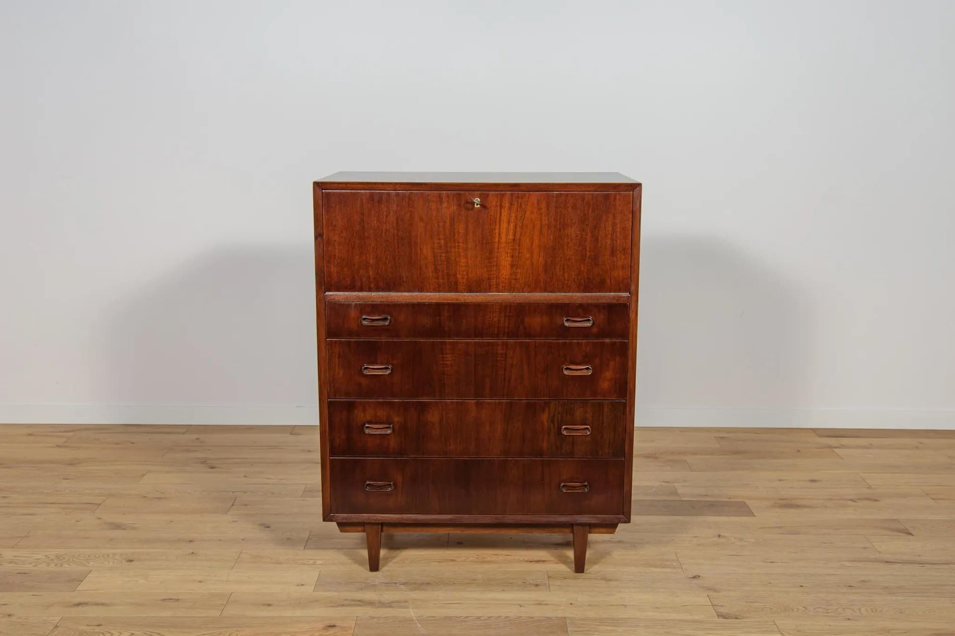 Komoda z barkiem, teak brązowy, Dania, lata 60. - 69710