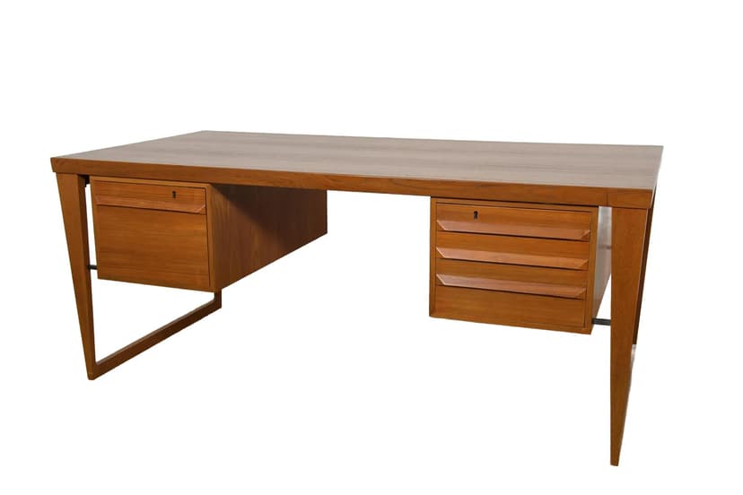 Desk Model 70, brown teak, by K. Kristiansen, Feldballes Møbelfabrik, Denmark, 1960s.