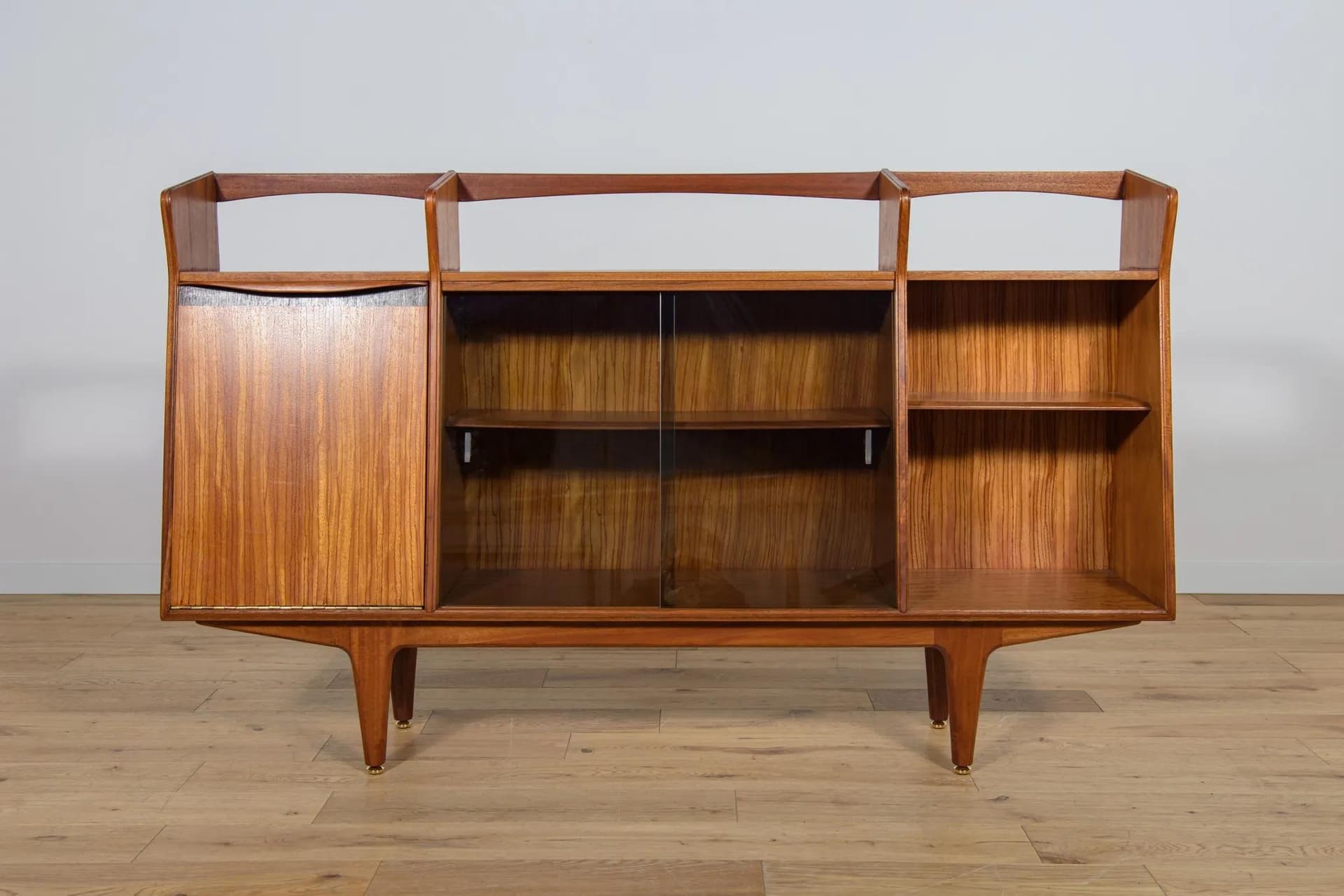 Bookcase, brown, teak, McIntosh, United Kingdom, 1960s. - 72732