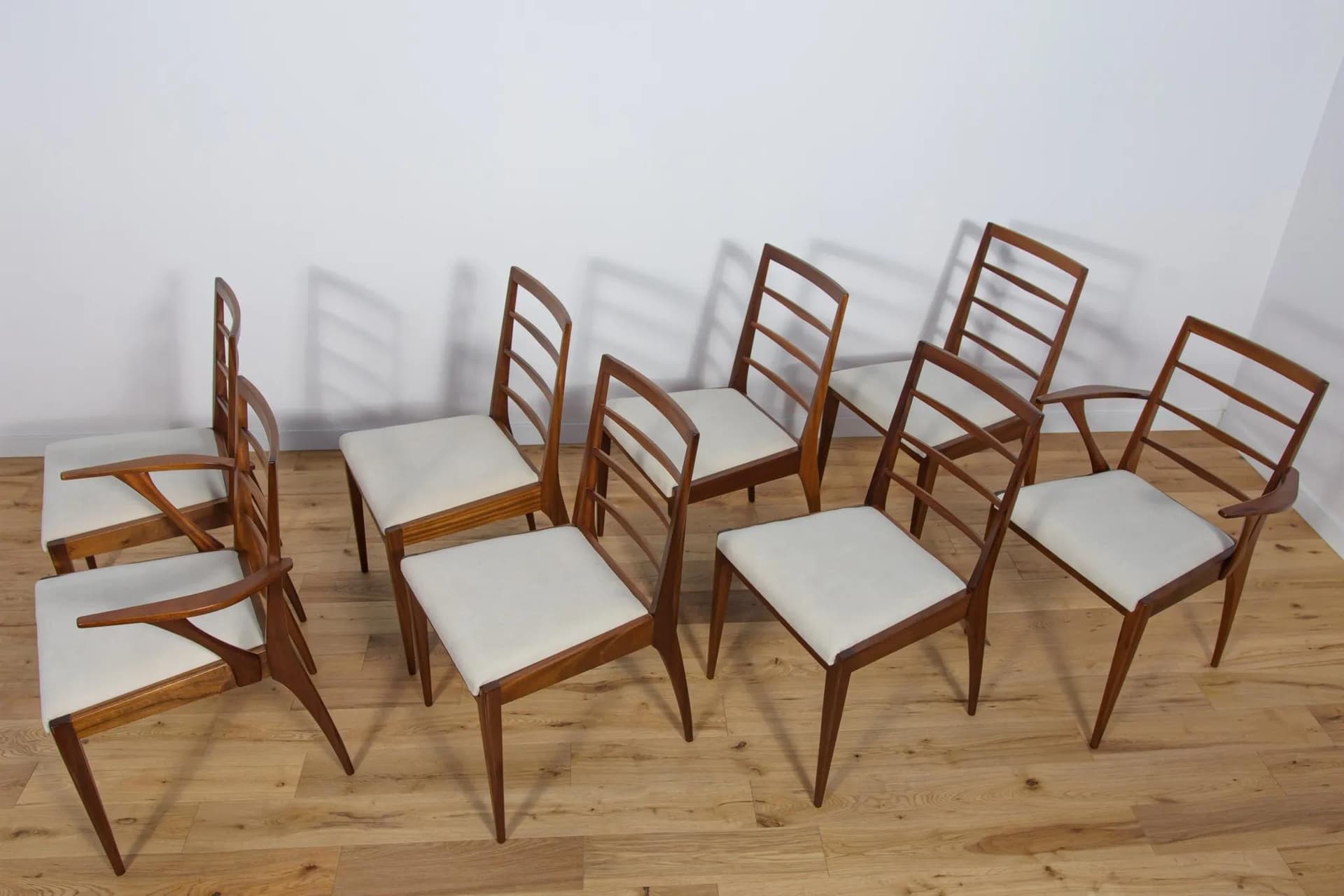 Komplet sześciu krzeseł i dwóch foteli, teak, kremowy, McIntosh, Wielka Brytania, lata 60. - 72632