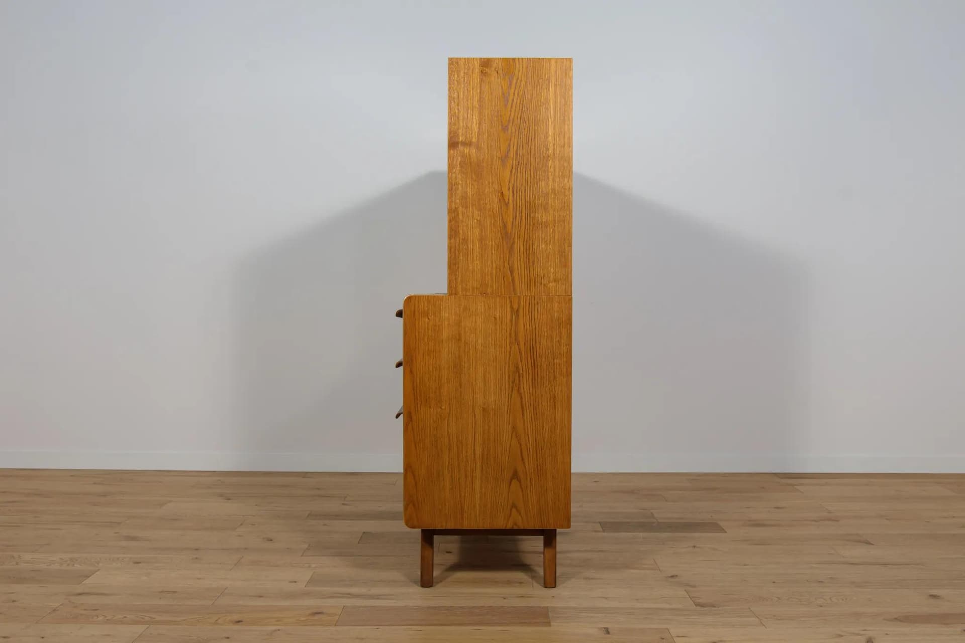 Komoda Model U-372/386, orzech brązowy, proj. B. Landsman & H. Nepozitek, Jitona, Czechosłowacja, lata 60. - 74176