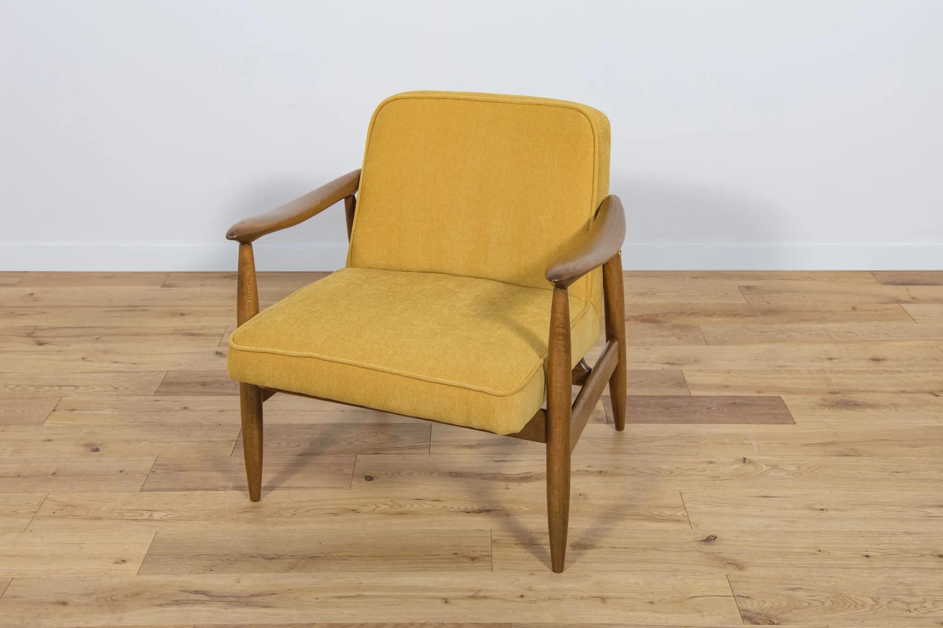 Para foteli GFM-87, żółty, dąb, proj. J. Kędziorek, Polska, lata 70. - 73992