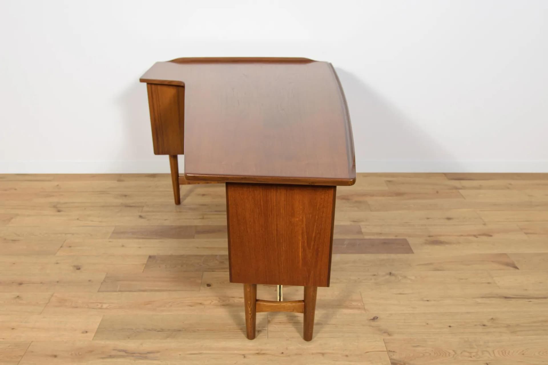 Desk Boomerang, brown teak, by P. Løvig Nielsen, Denmark, 1970s. - 73936