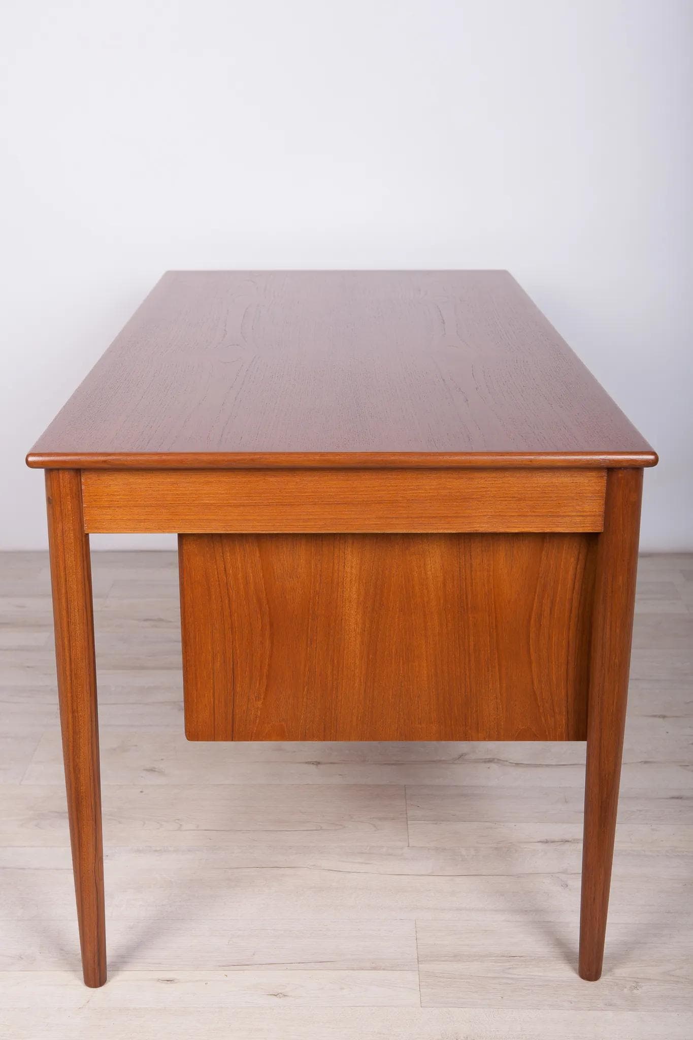 Desk, brown teak, by B. Mogensen, Søborg Møbelfabrik, Denmark, 1960s. - 73789