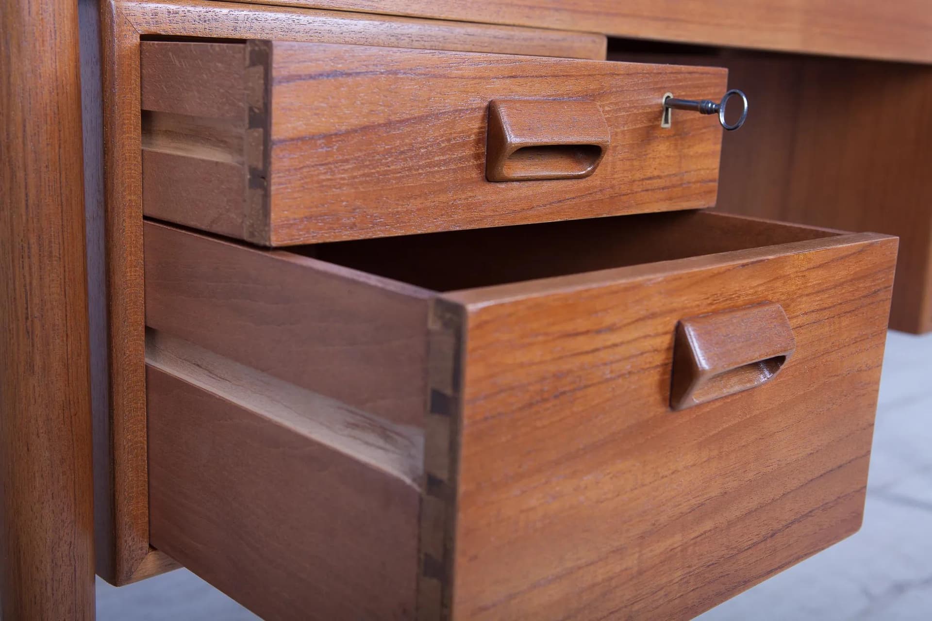 Desk, brown teak, by B. Mogensen, Søborg Møbelfabrik, Denmark, 1960s. - 73788
