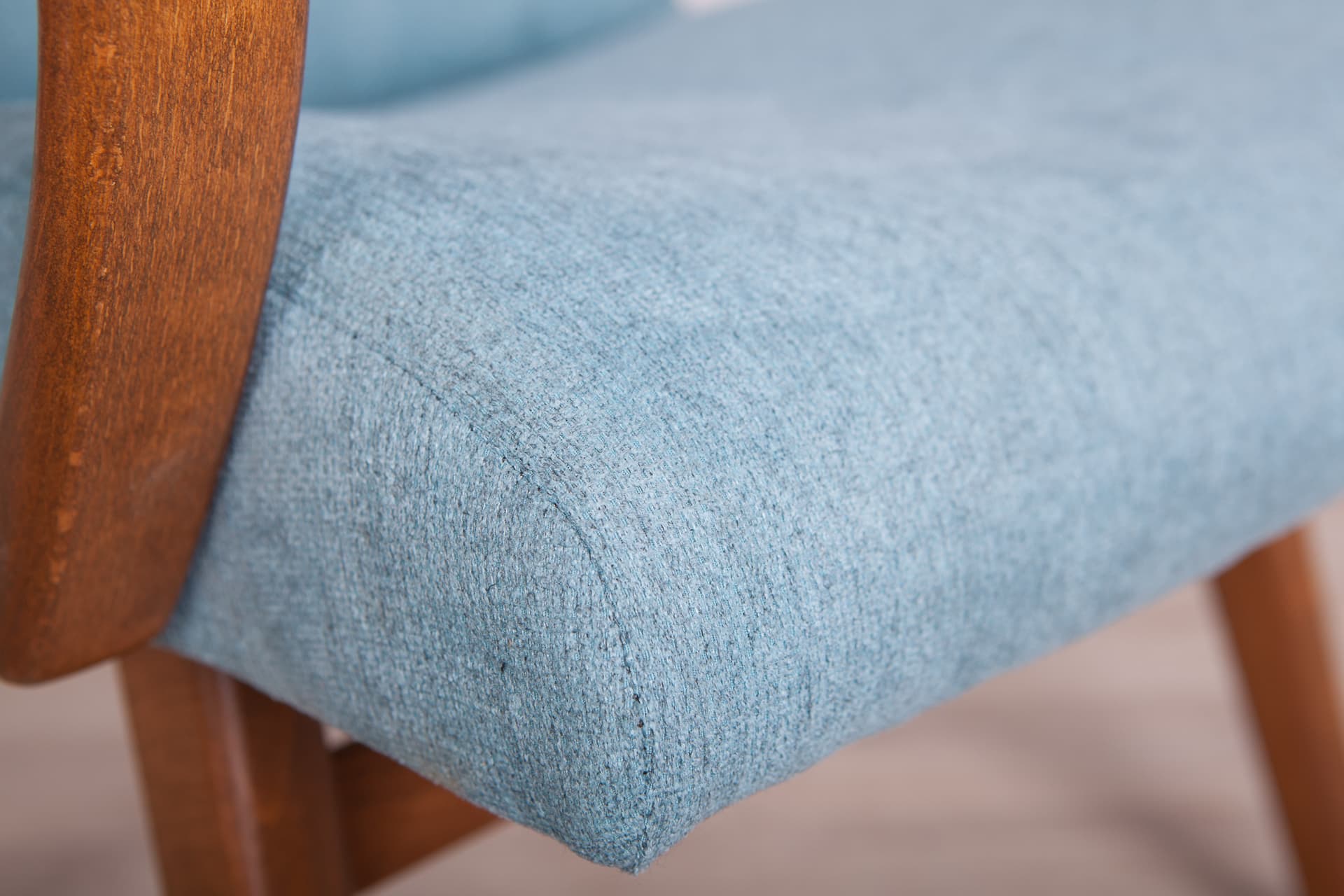 Para foteli Model 53, buk, tkanina błękitna, proj. J. Šmidek, TON, Czechosłowacja, lata 60. - 73716