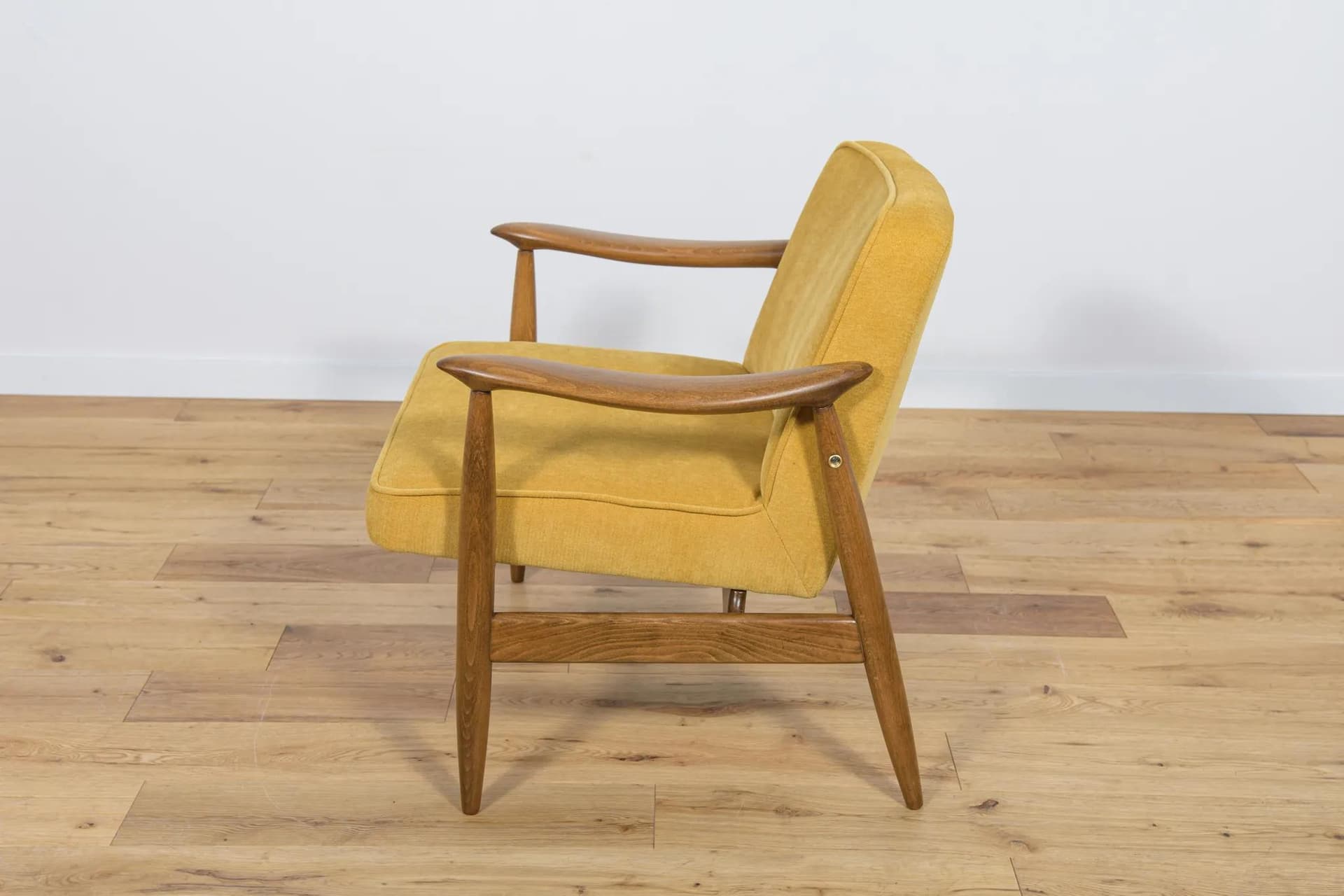 Fotel GFM-87, drewno brązowe, tkanina żółta, proj. J. Kędziorek, Polska, lata 70. - 75041