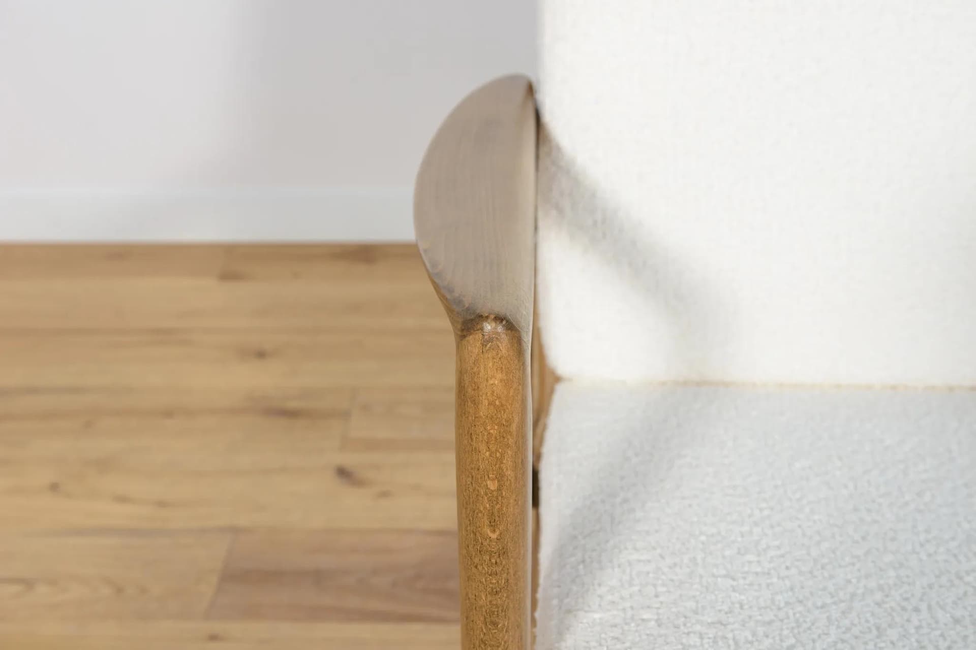 Fotel 300-139, bouclé biały, buk brązowy, Swarzędzka Fabryka Mebli, Polska, lata 60. - 74908