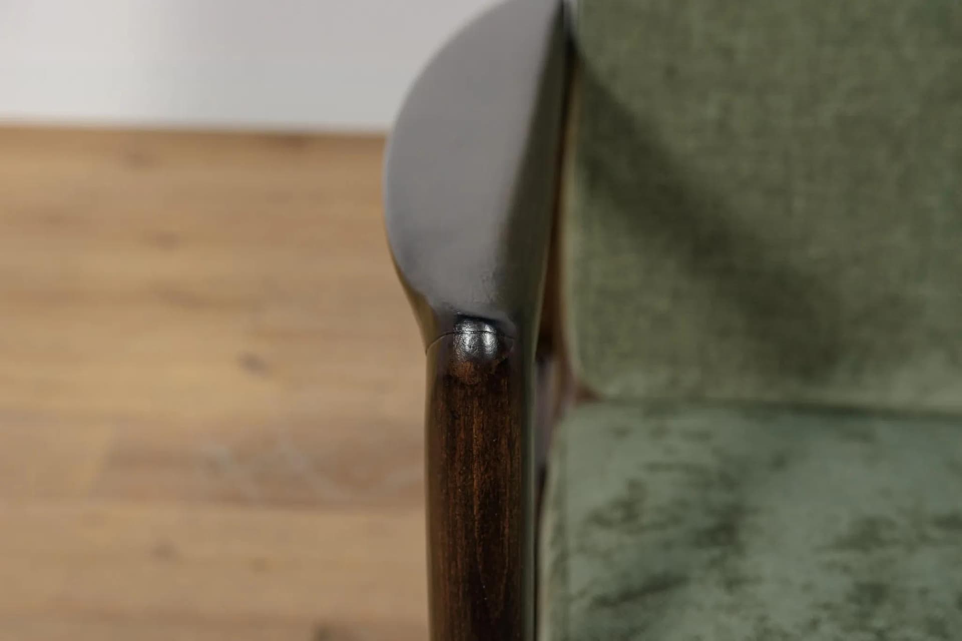 Fotel 300-139, buk ciemnobrązowy, tkanina oliwkowa, Swarzędzka Fabryka Mebli, Polska, lata 60. - 74851