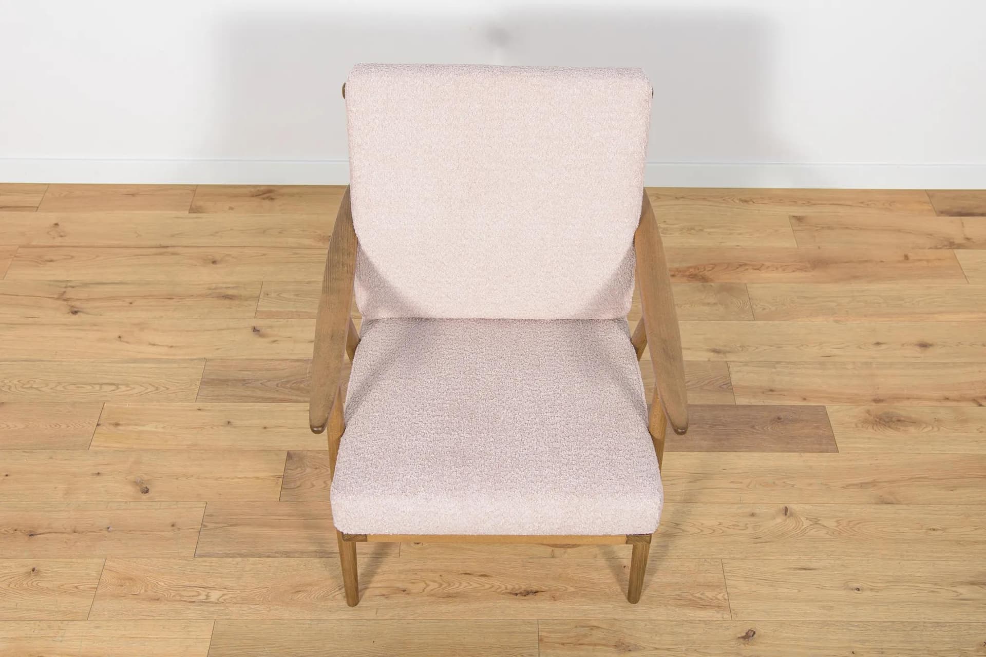 Para foteli, buk brązowy, boucle różowy, TON, Czechosłowacja, lata 60. - 74820