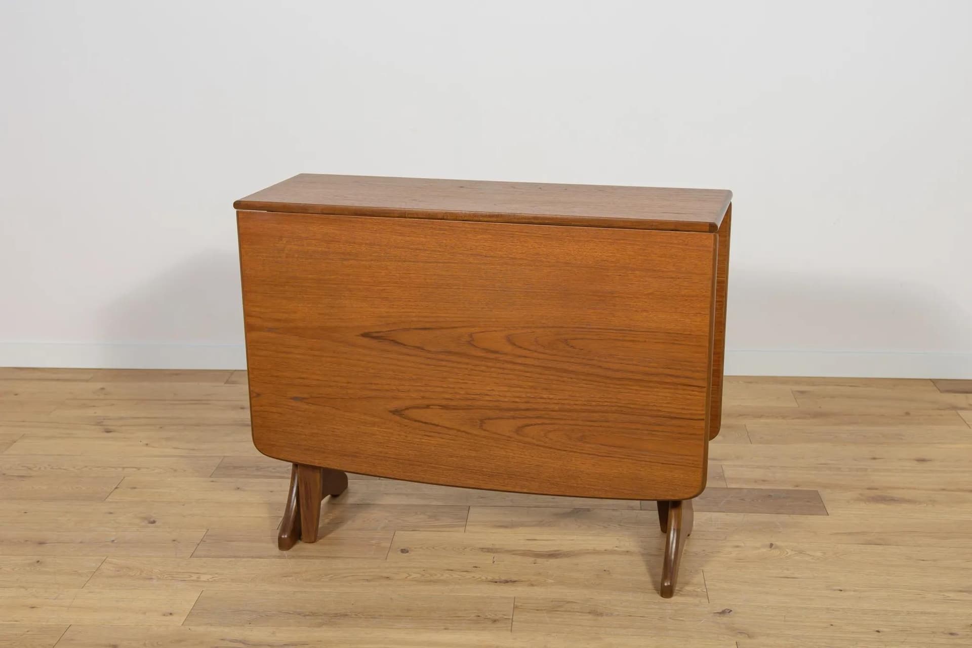 Extendable table, brown teak, G-Plan, United Kingdom, 1960s. - 74770