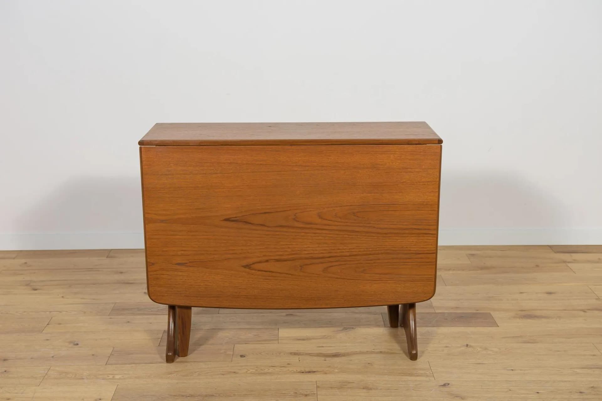 Extendable table, brown teak, G-Plan, United Kingdom, 1960s. - 74773