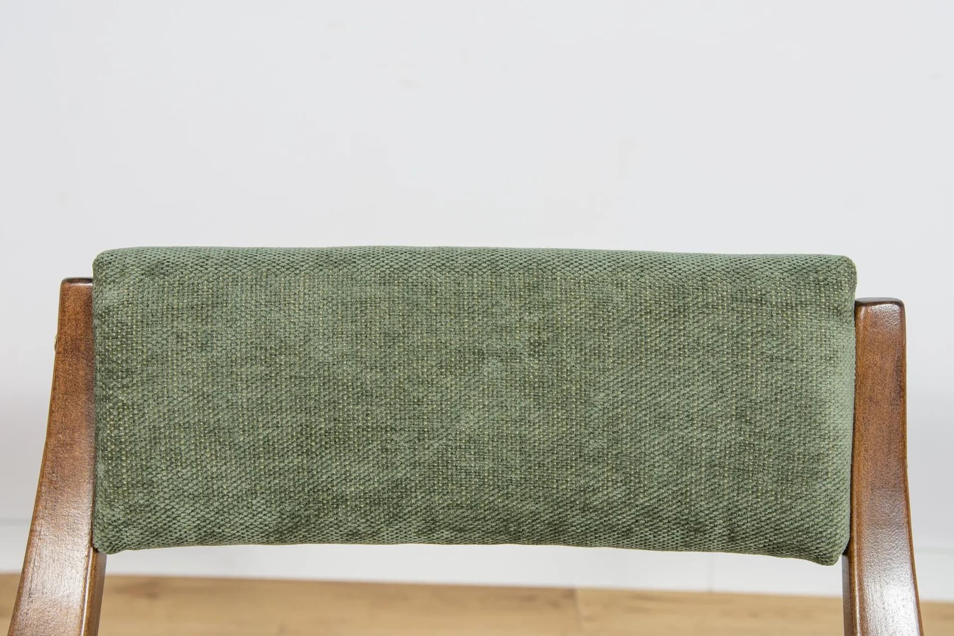 Komplet czterech krzeseł Skoczek, tkanina zielona, buk brazowy, proj. J. Kędziorek, Zamojska Fabryka Mebli, Polska, lata 70. - 74598