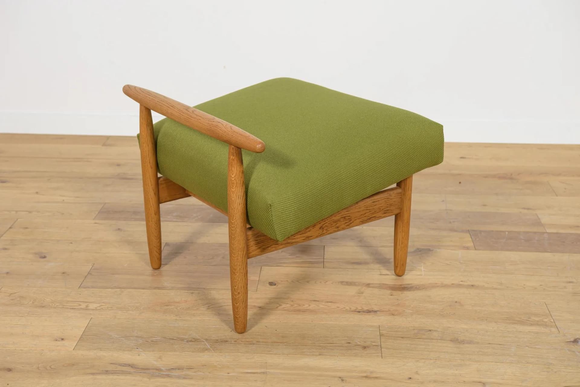 Stołek J 65, dąb brązowy, tkanina zielona, proj. E. A. Johansson, FDB Møbler, Dania, lata 50. - 74590