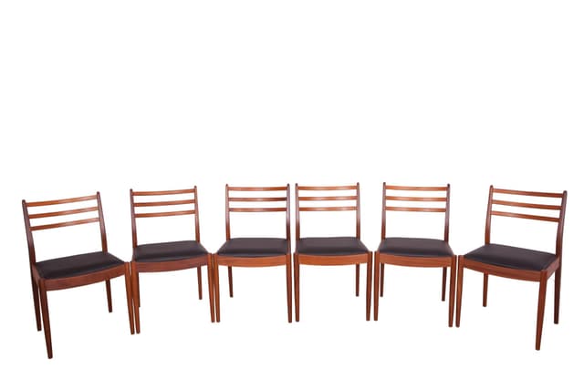 Komplet sześciu krzeseł, teak brązowy, skóra czarna, proj. V. Wilkins, G-Plan, Wielka Brytania, lata 60. - WYMIARY