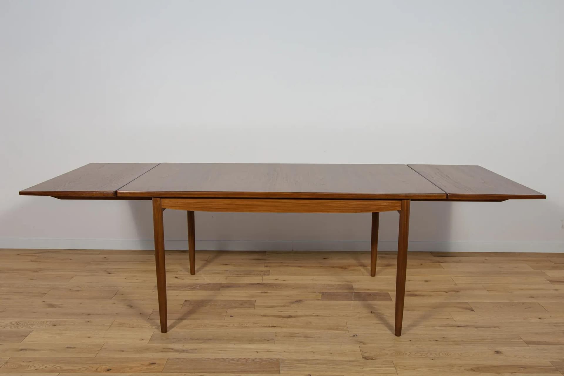 Extendable Table, brown teak, G-Plan, United Kingdom, 1960s. - 74539