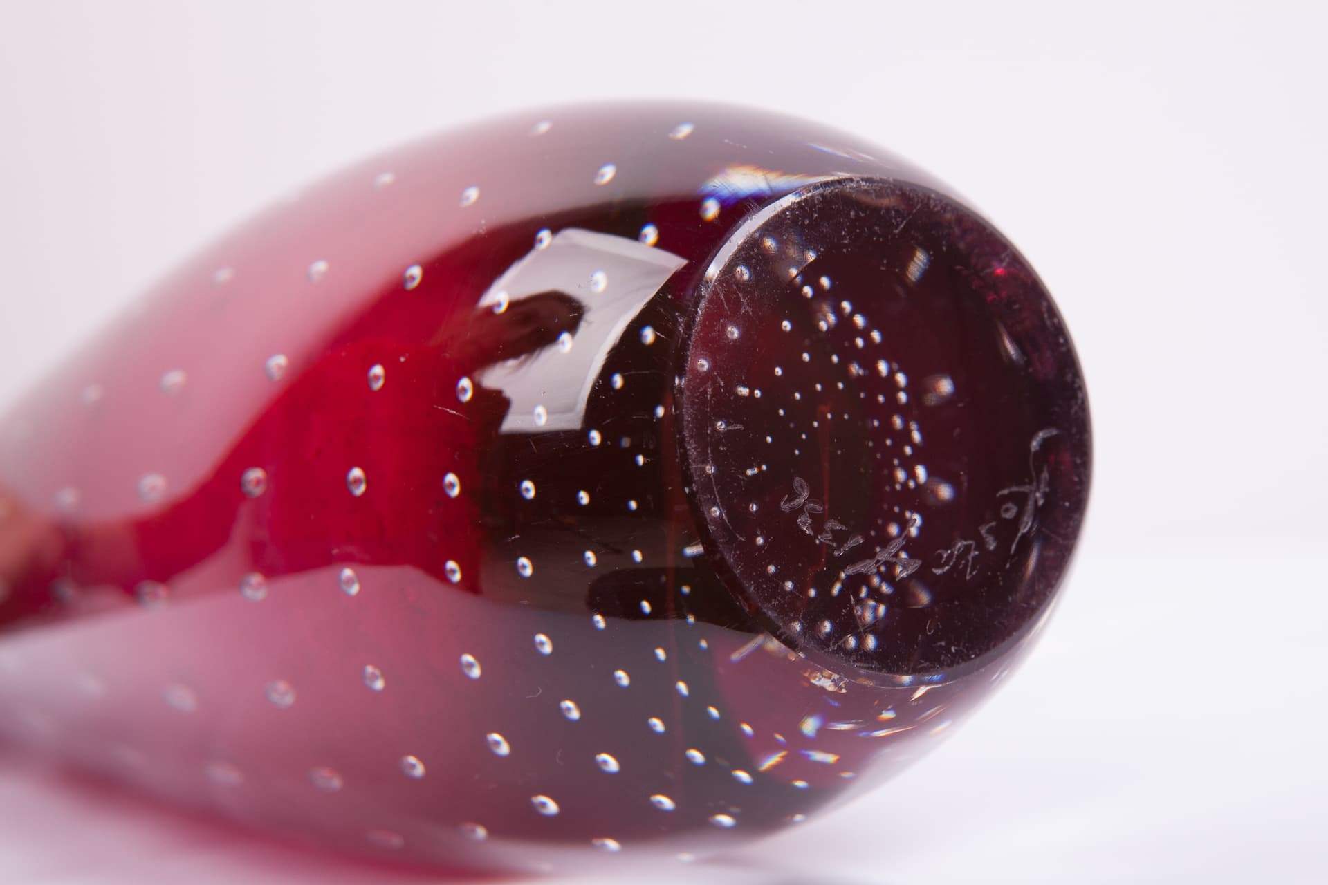 Wazon, szkło czerwony, proj. V. Lindstrand, Kosta, Szwecja, lata 50. - 74511