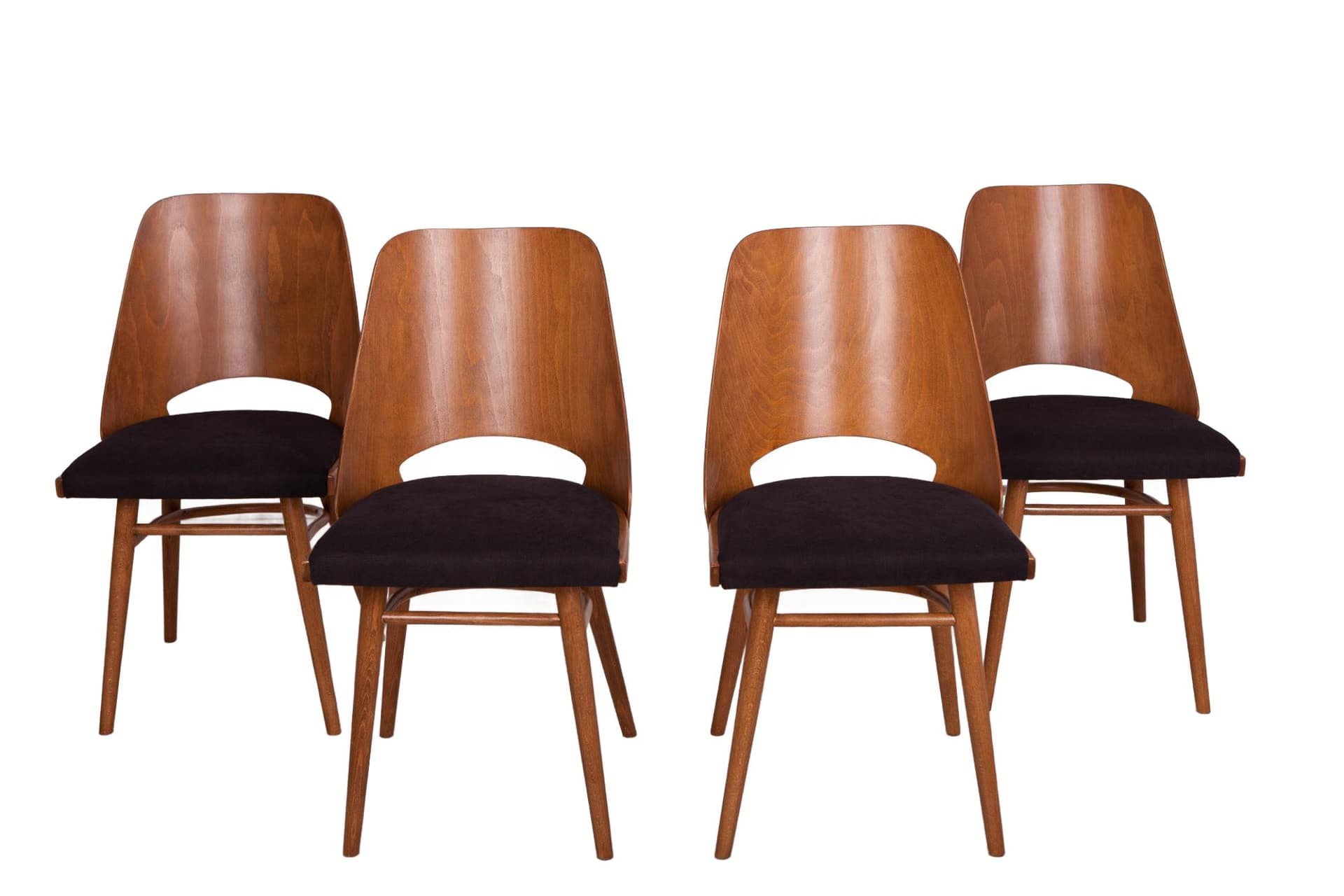 Komplet czterech krzeseł, drewno brązowe, tkanina czarna, Tatra Nabytok, Czechosłowacja, lata 60.