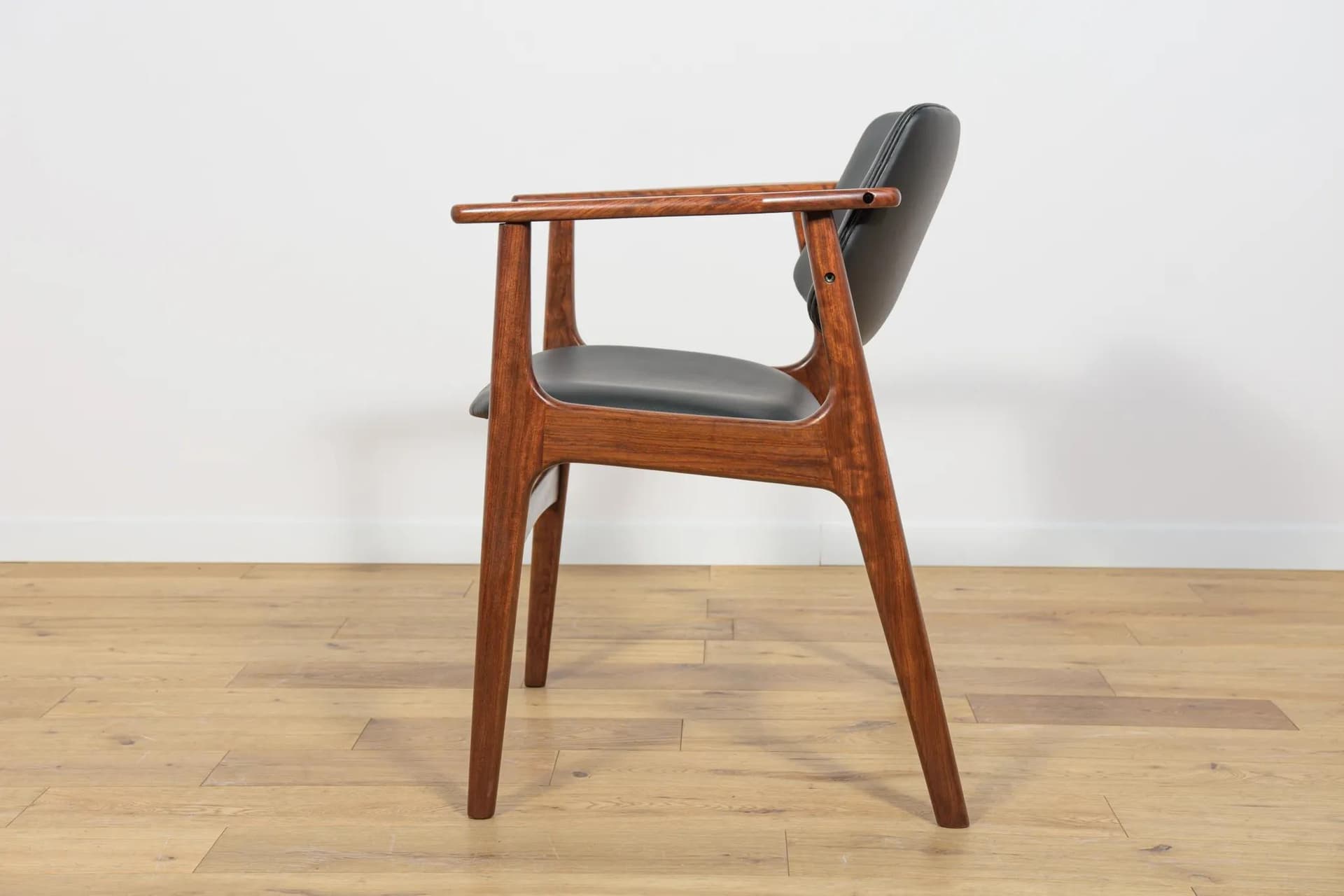 Komplet sześciu foteli, skóra czarna, teak, proj. A. Vodder, Dania, lata 60. - 74331