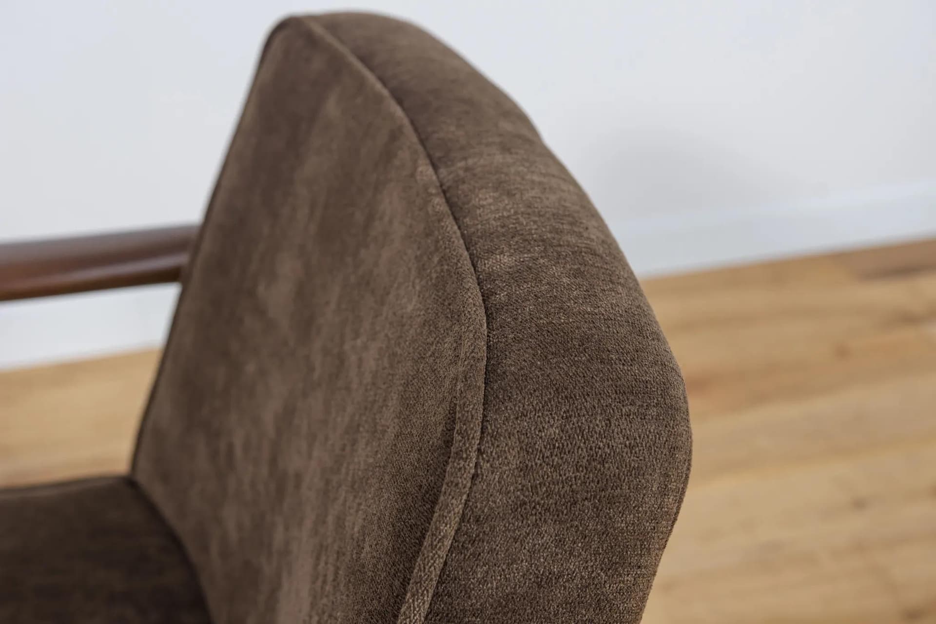 Para foteli GFM-87, tkanina brązowa, drewno palisandrowy, proj. J. Kędziorek, Polska, lata 60. - 75438