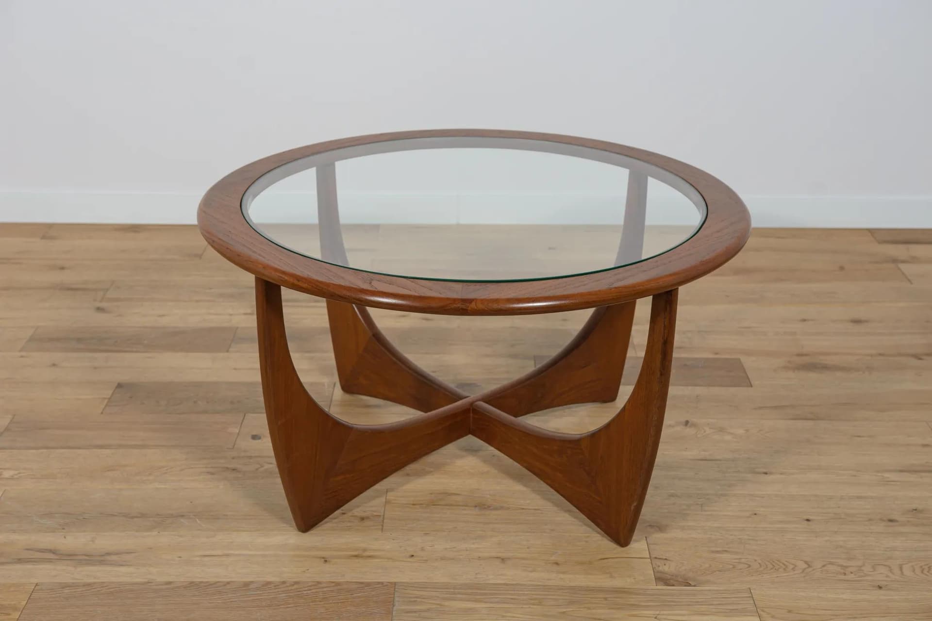 Coffee table Astro, brown teak, by V. Wilkins, G-Plan, United Kingdom, 1960s. - 75403