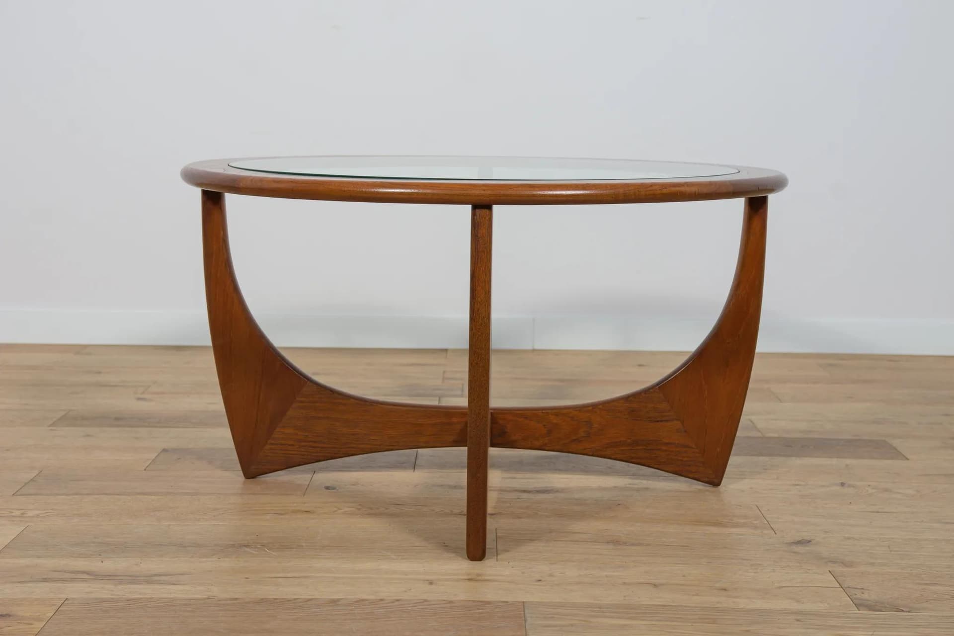 Coffee table Astro, brown teak, by V. Wilkins, G-Plan, United Kingdom, 1960s. - 75399