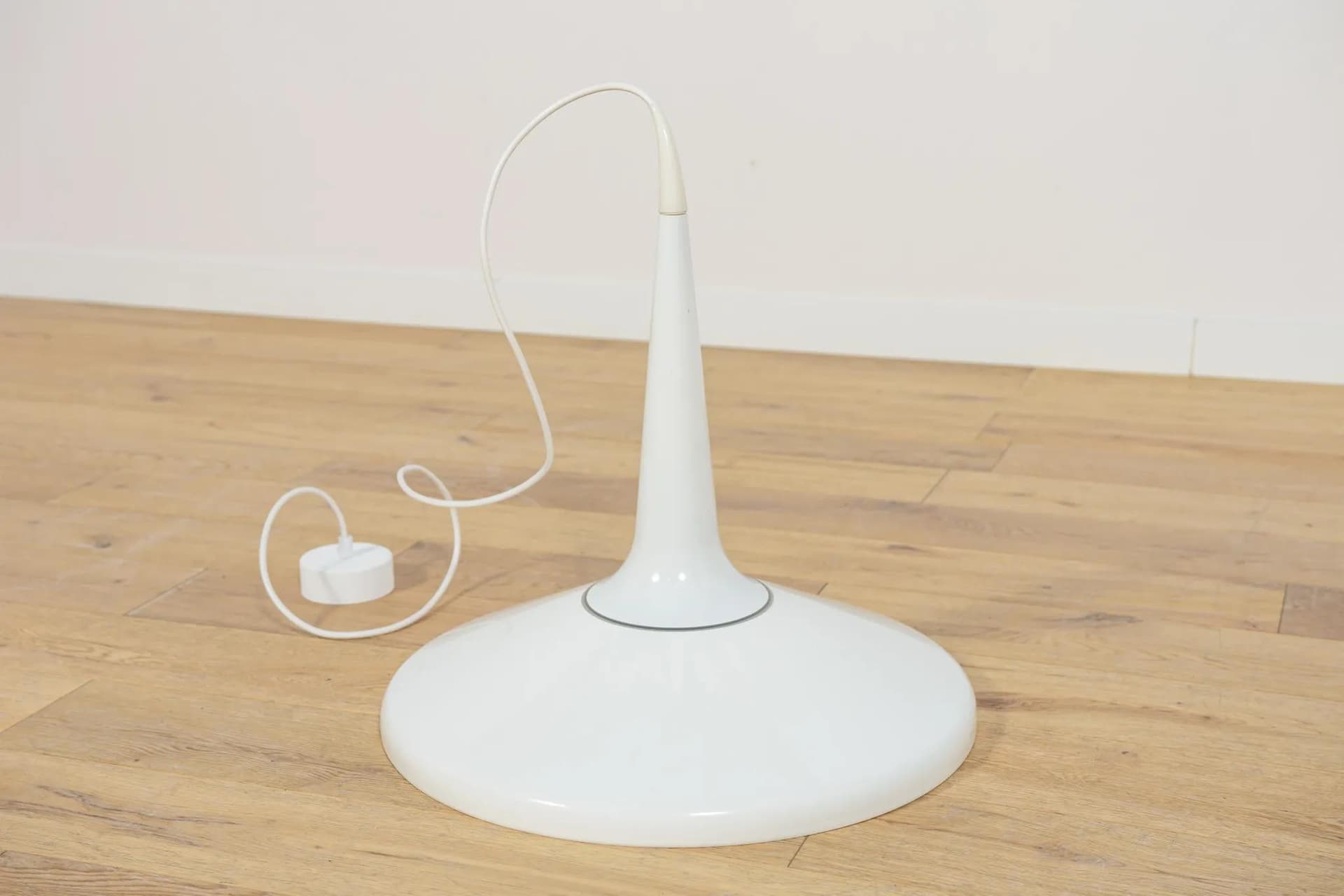 Pendant lamp Juicy, white aluminum, by K. Salto, T. Sigsgaard, Fritz Hansen, Denmark, 21st c. - 75384