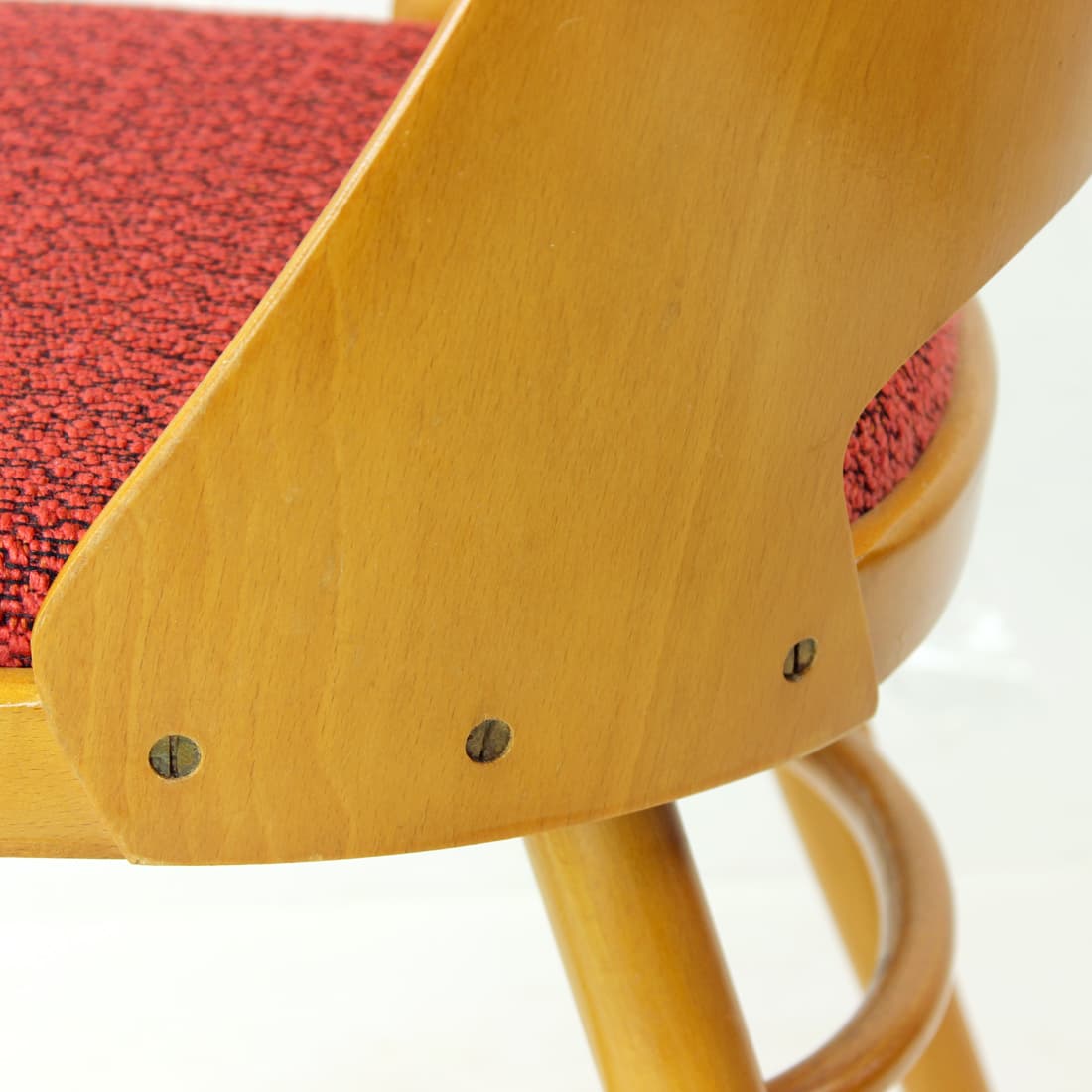 Zestaw czterech krzeseł jadalnianych, tapicerka czerwona, buk, proj. O. Haerdtl, TON, Czechosłowacja, lata 60. - 75761