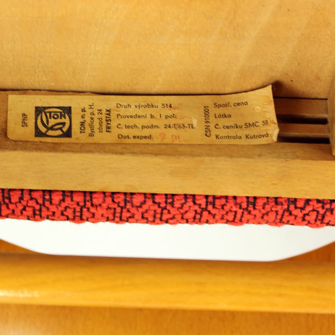 Zestaw czterech krzeseł jadalnianych, tapicerka czerwona, buk, proj. O. Haerdtl, TON, Czechosłowacja, lata 60. - 75754