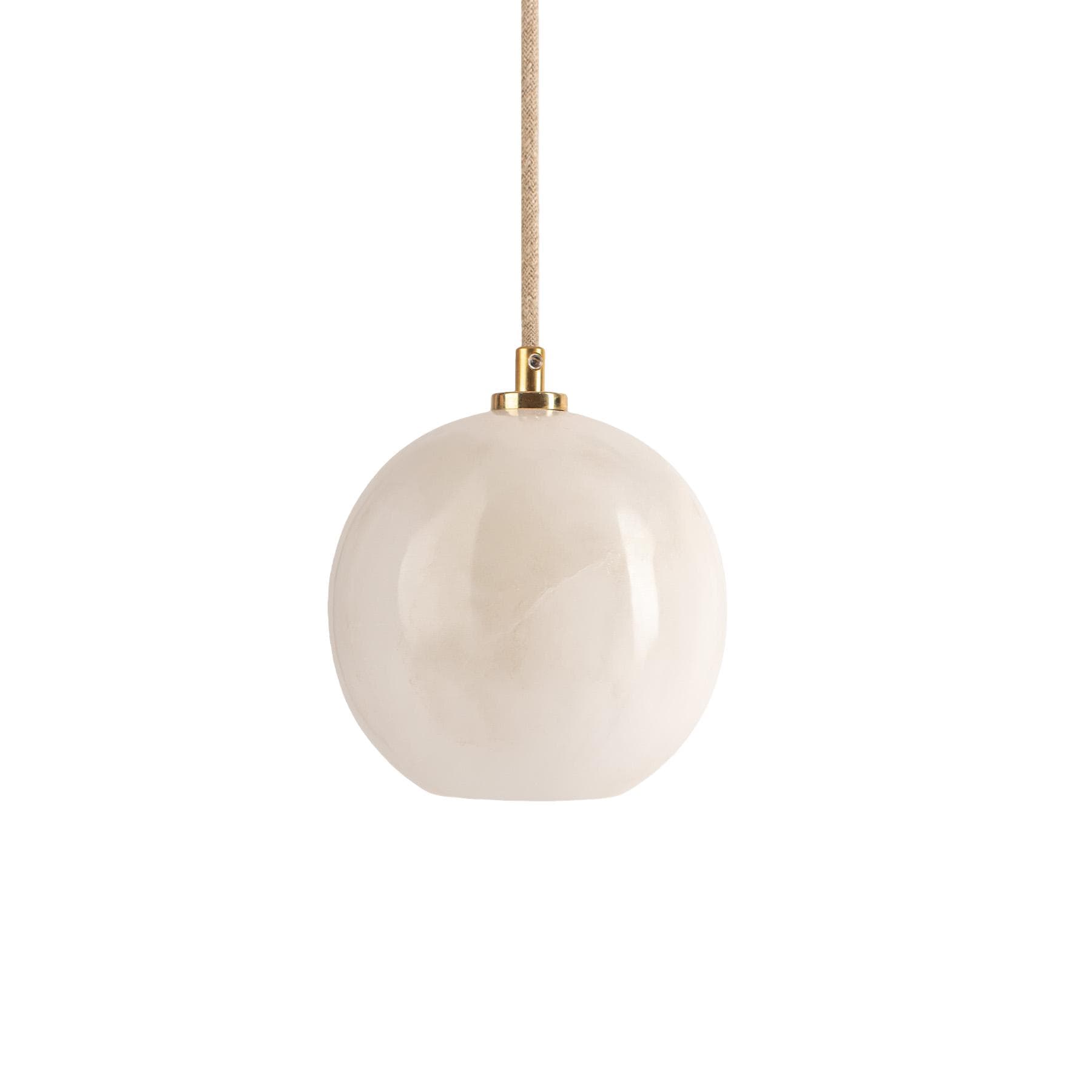 Lampa wisząca Selene biały alabaster, mosiądz, Embassy Interiors