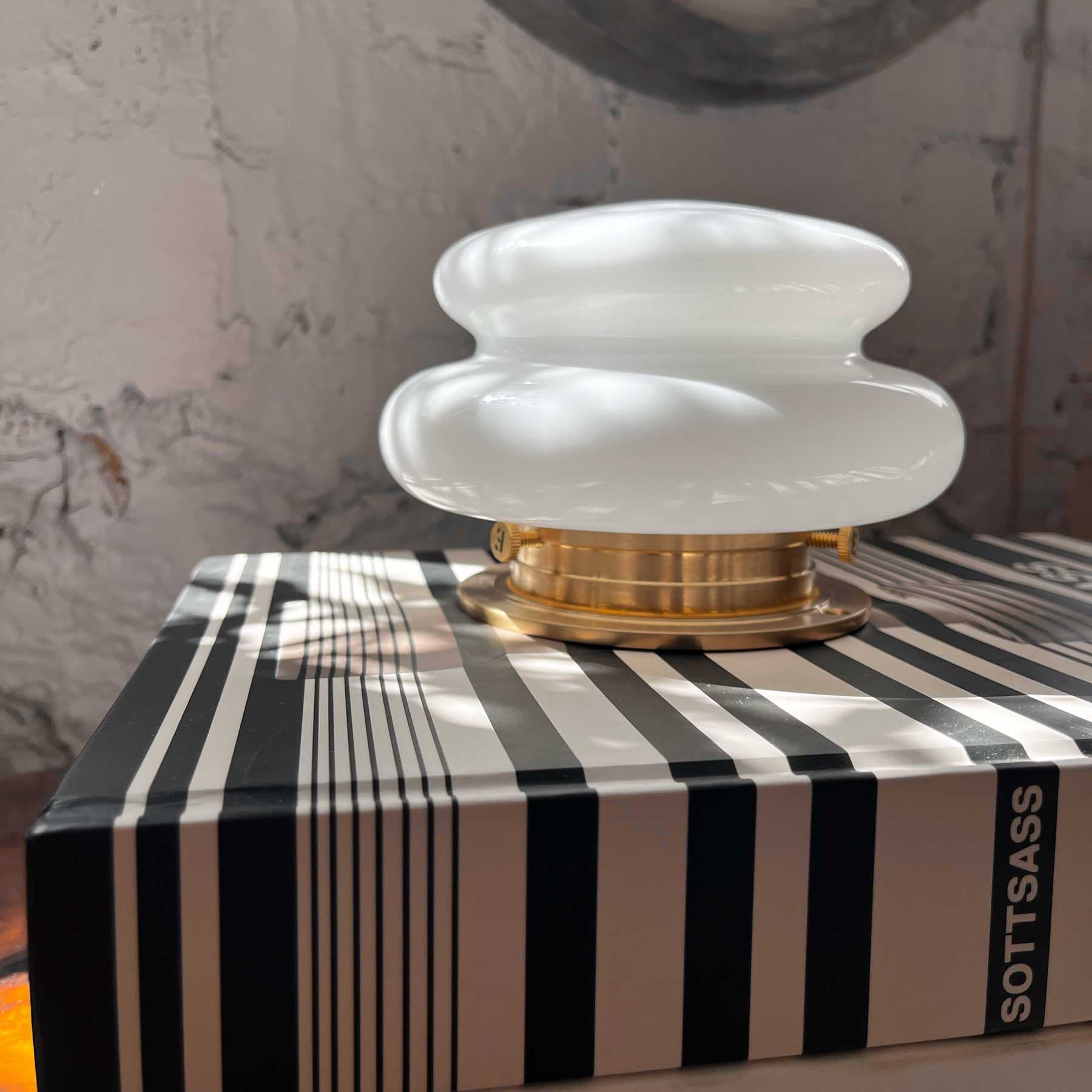 Kinkiet Mooring szło opalowe, mosiądz, Embassy Interiors - 76015