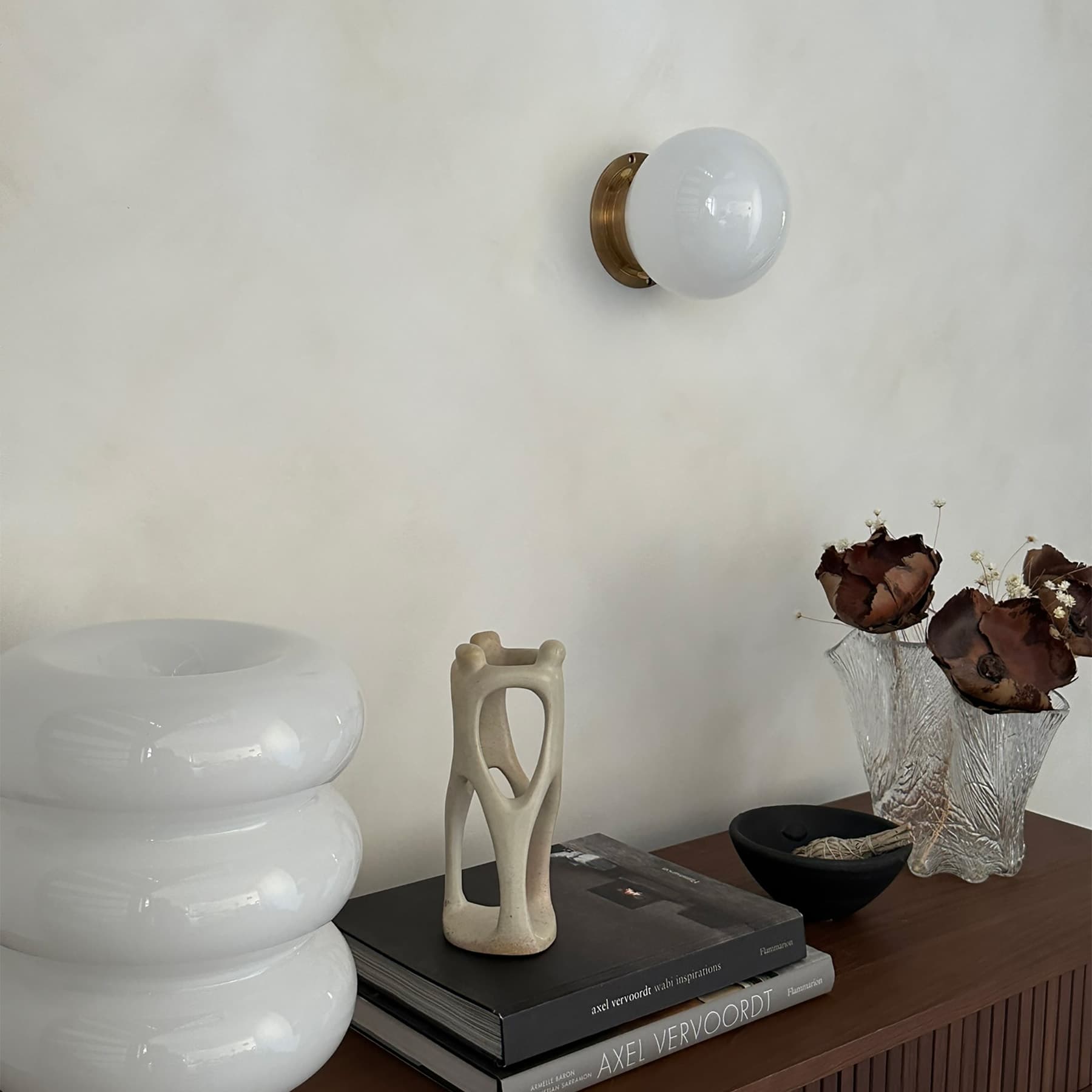 Kinkiet Polaris szło opalowe, mosiądz, Embassy Interiors - 76053